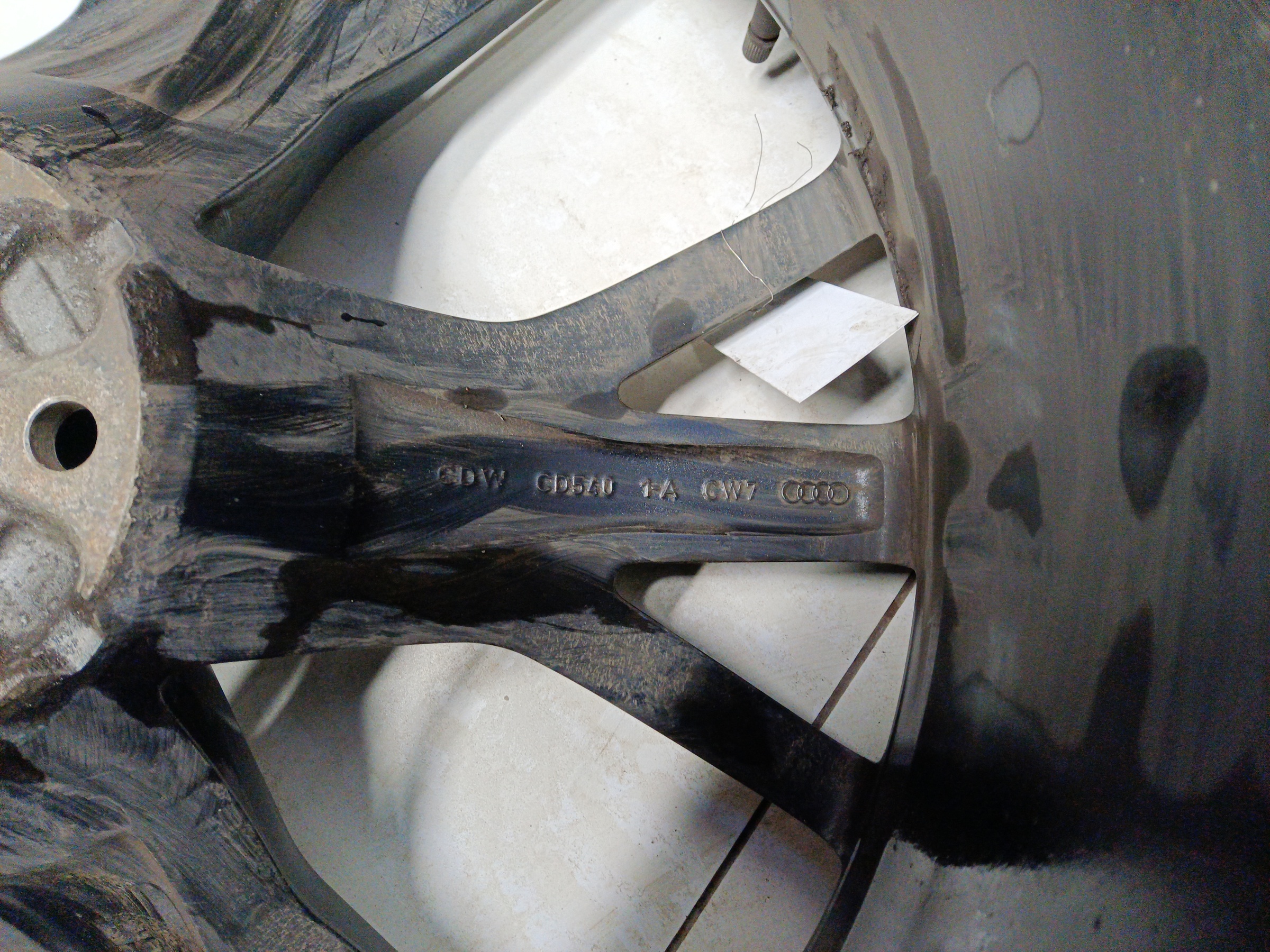 Диск колеса литой Audi Q8 R22