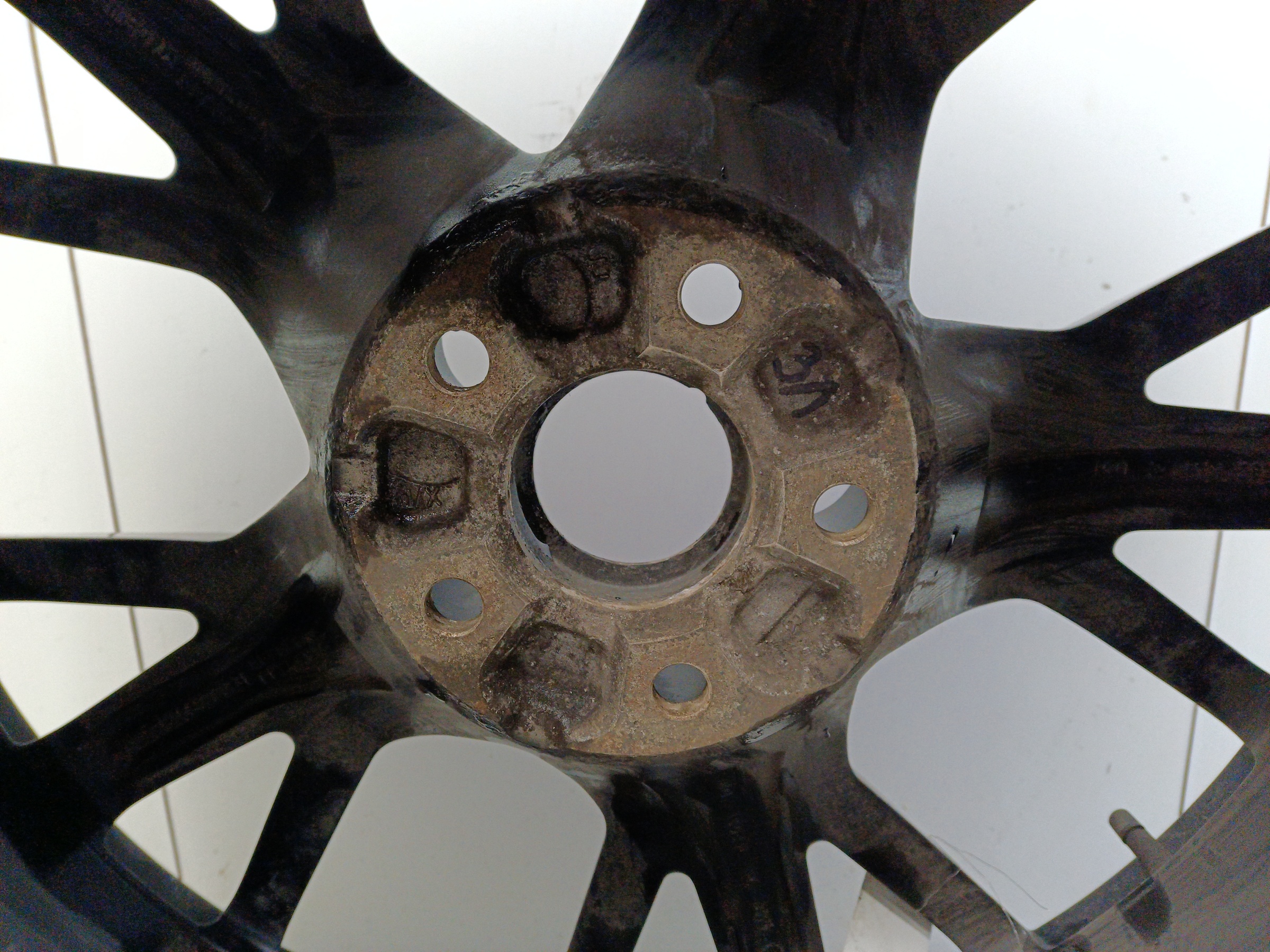 Диск колеса литой Audi Q8 R22