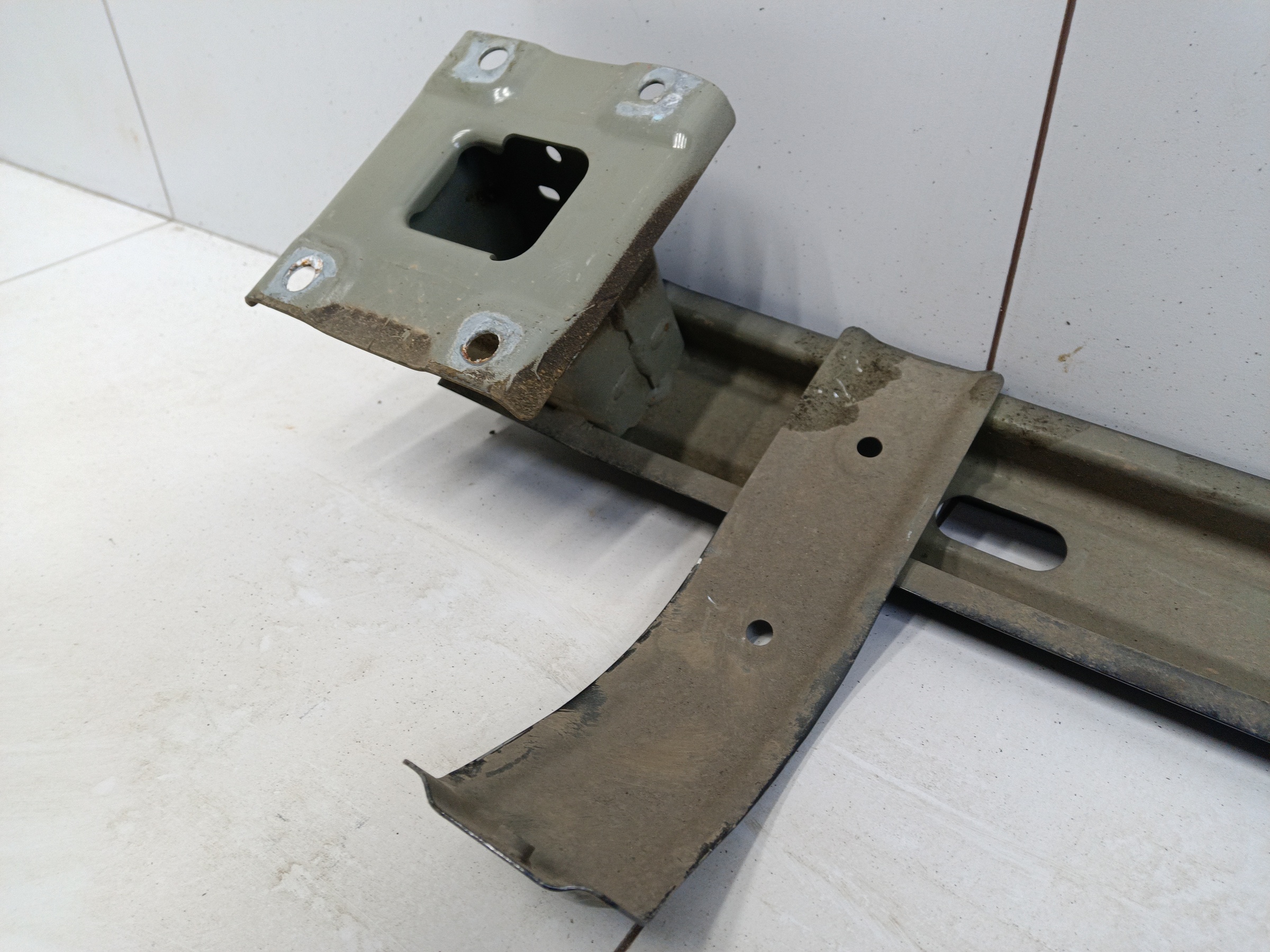 Усилитель заднего бампера Haval Jolion