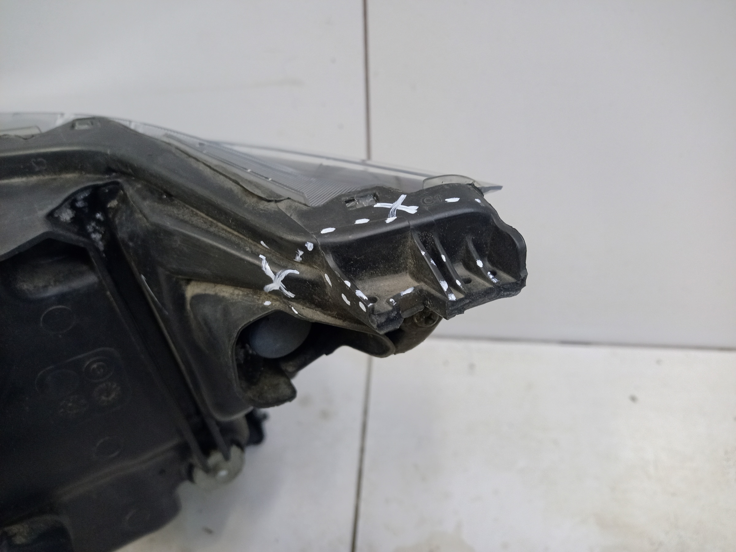 Фара передняя правая Nissan Qashqai 2 Restail LED