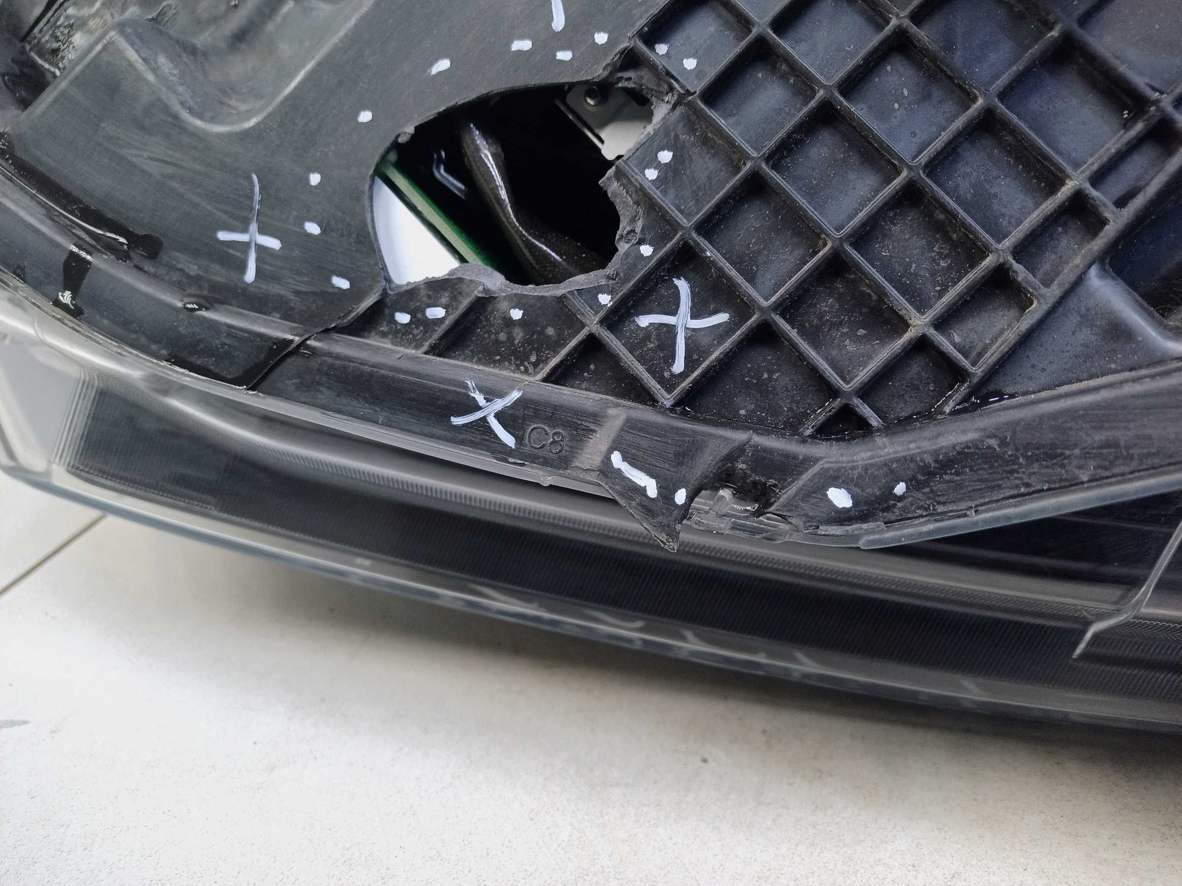 Фара передняя правая Nissan Qashqai 2 Restail LED