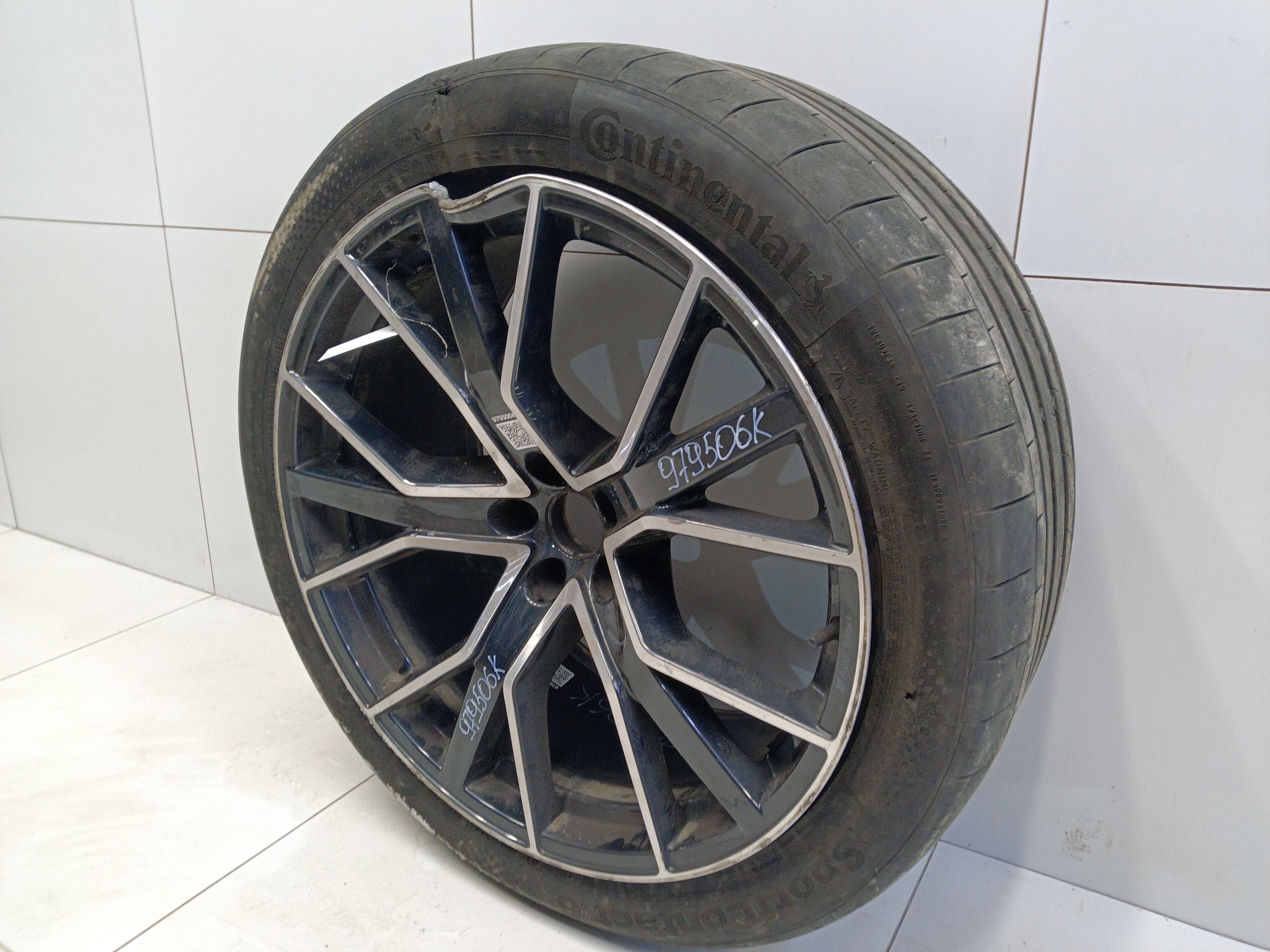 Диск колеса литой Audi Q8 R22