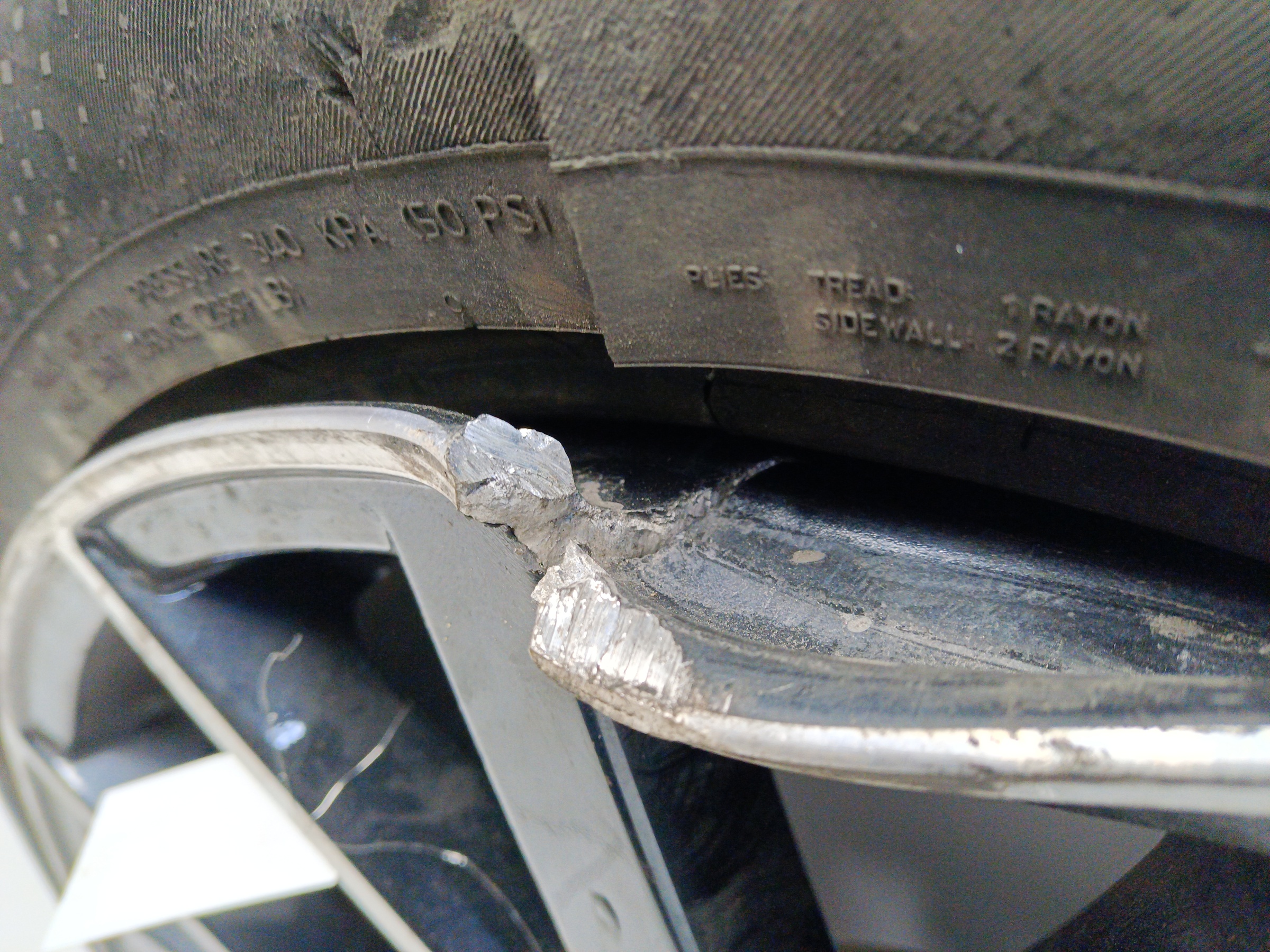 Диск колеса литой Audi Q8 R22