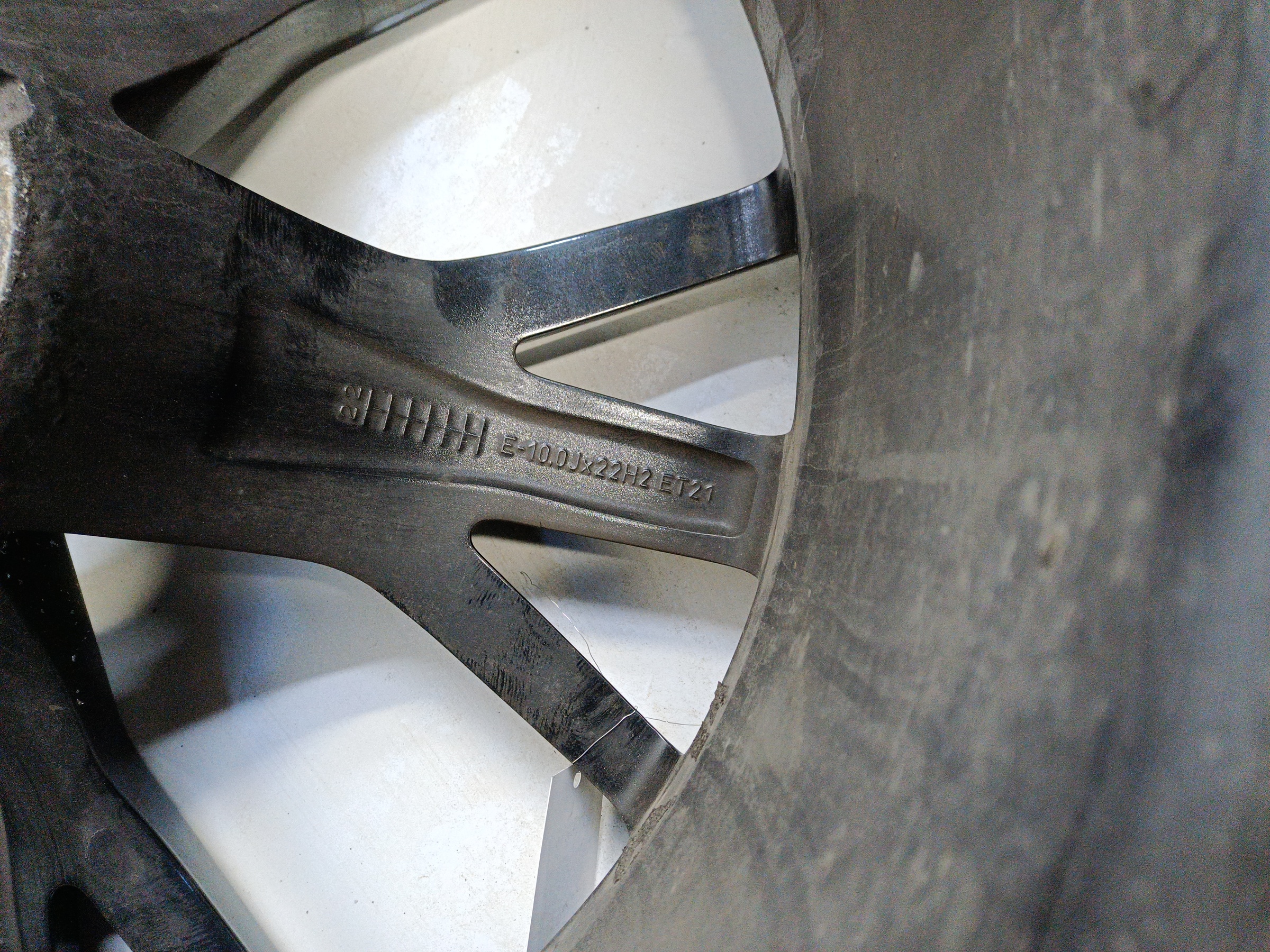 Диск колеса литой Audi Q8 R22