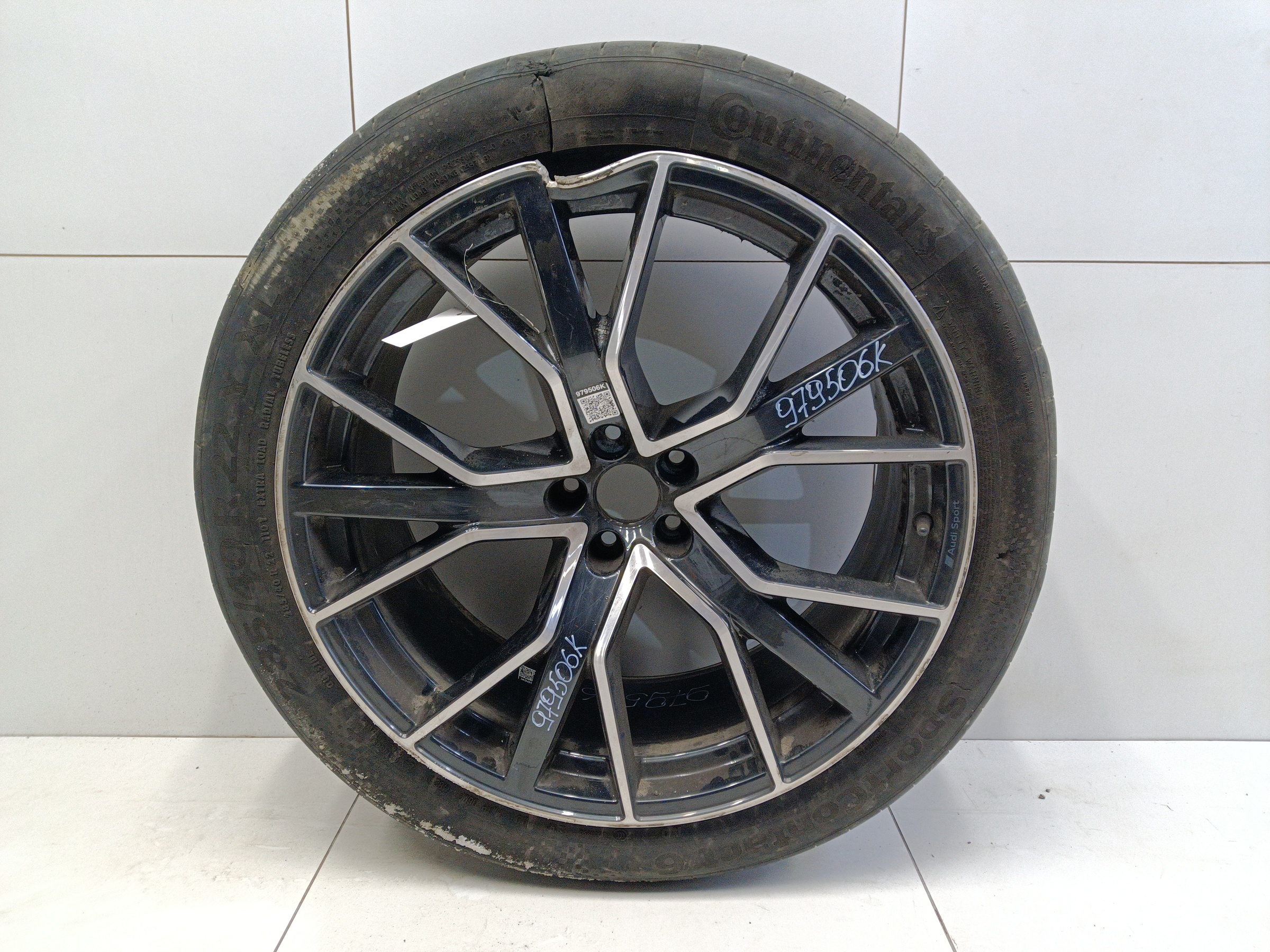 Диск колеса литой Audi Q8 R22