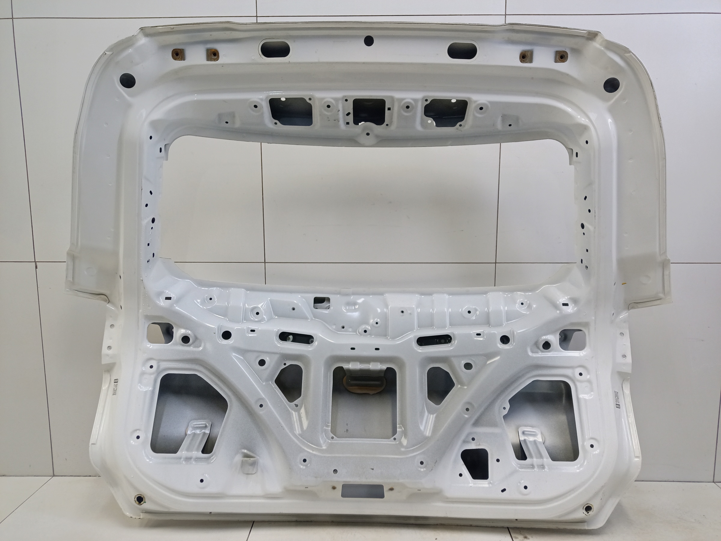 Крышка багажника Chery Tiggo 8 без датчика защемления