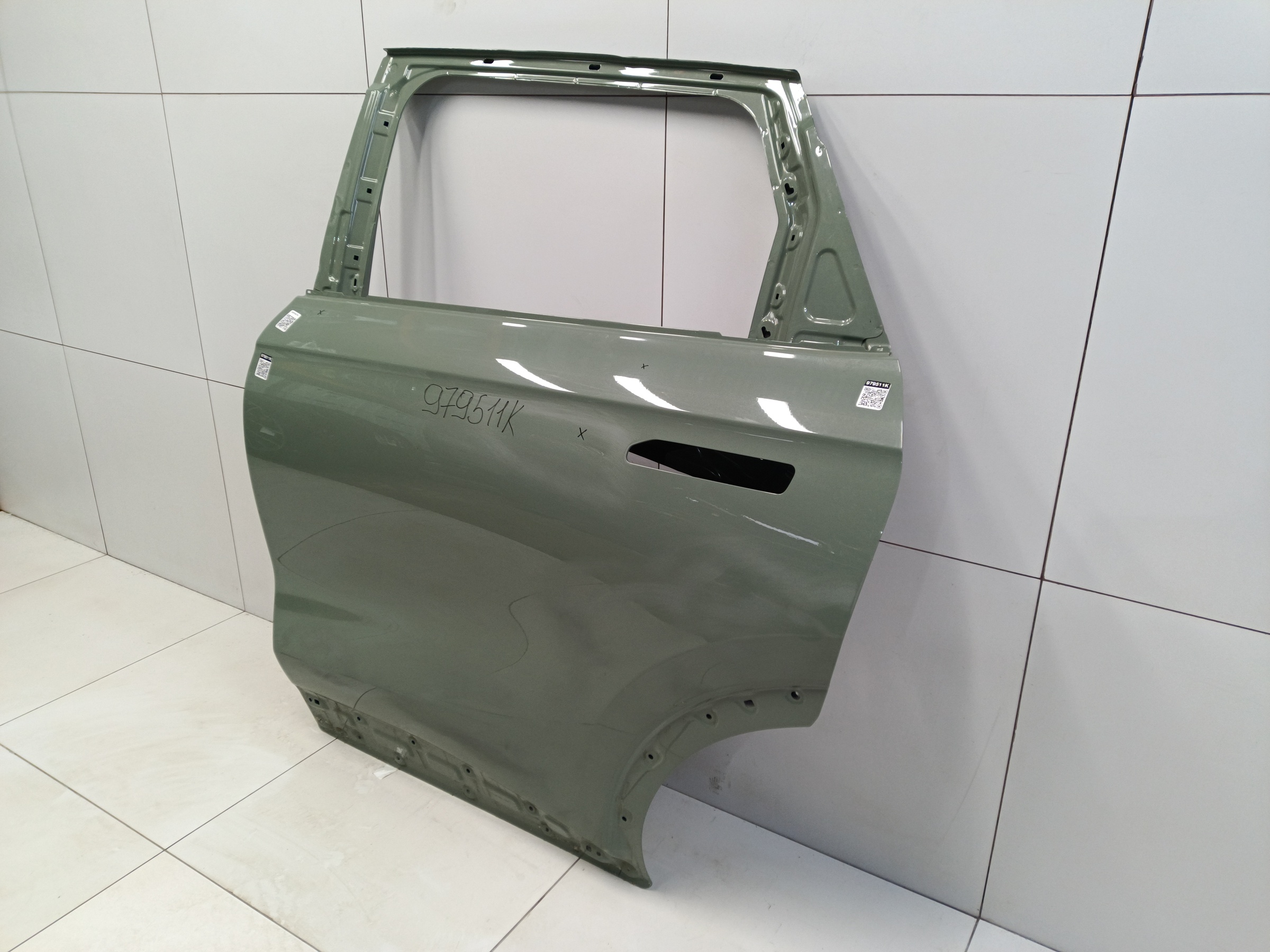 Дверь задняя левая Exeed RX