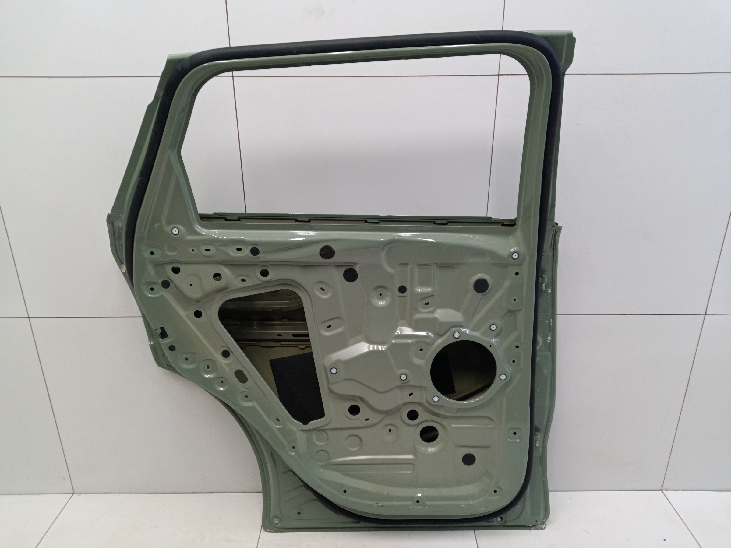 Дверь задняя левая Exeed RX