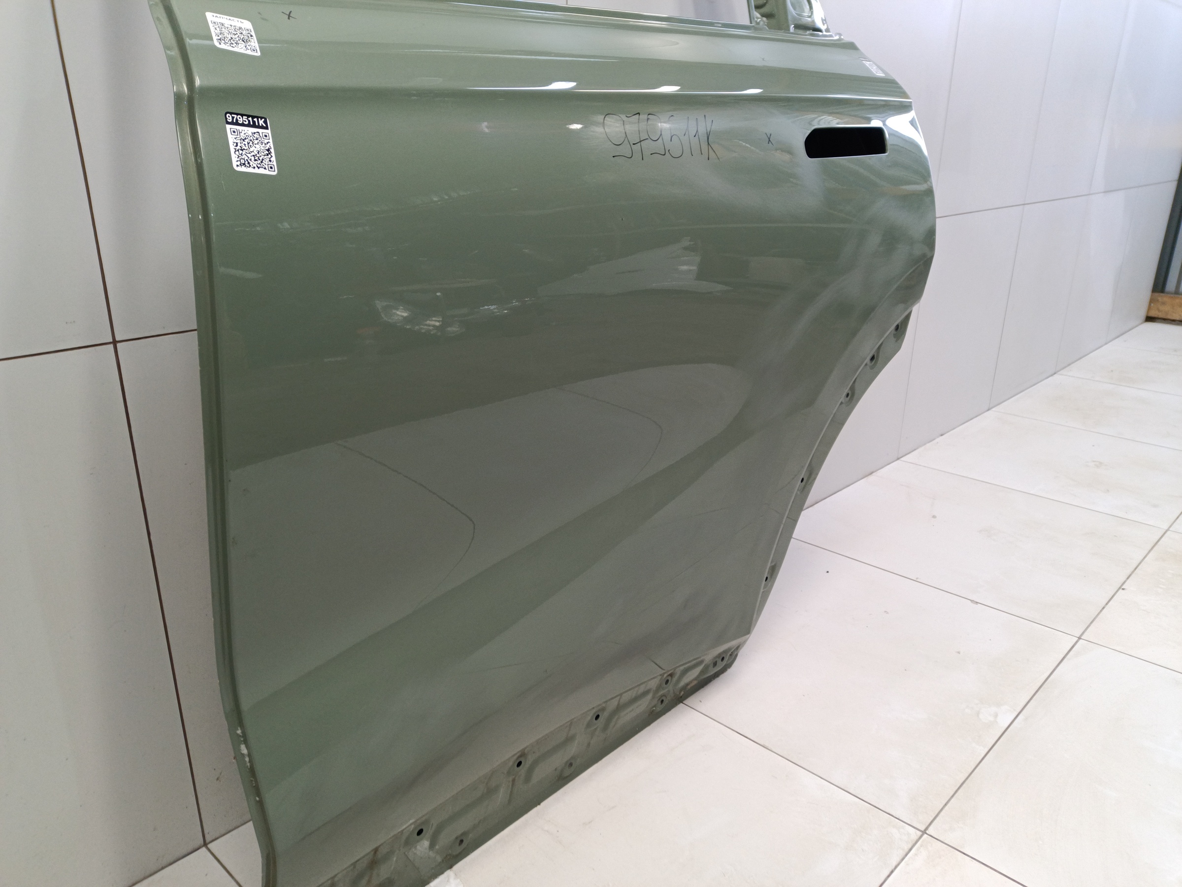 Дверь задняя левая Exeed RX