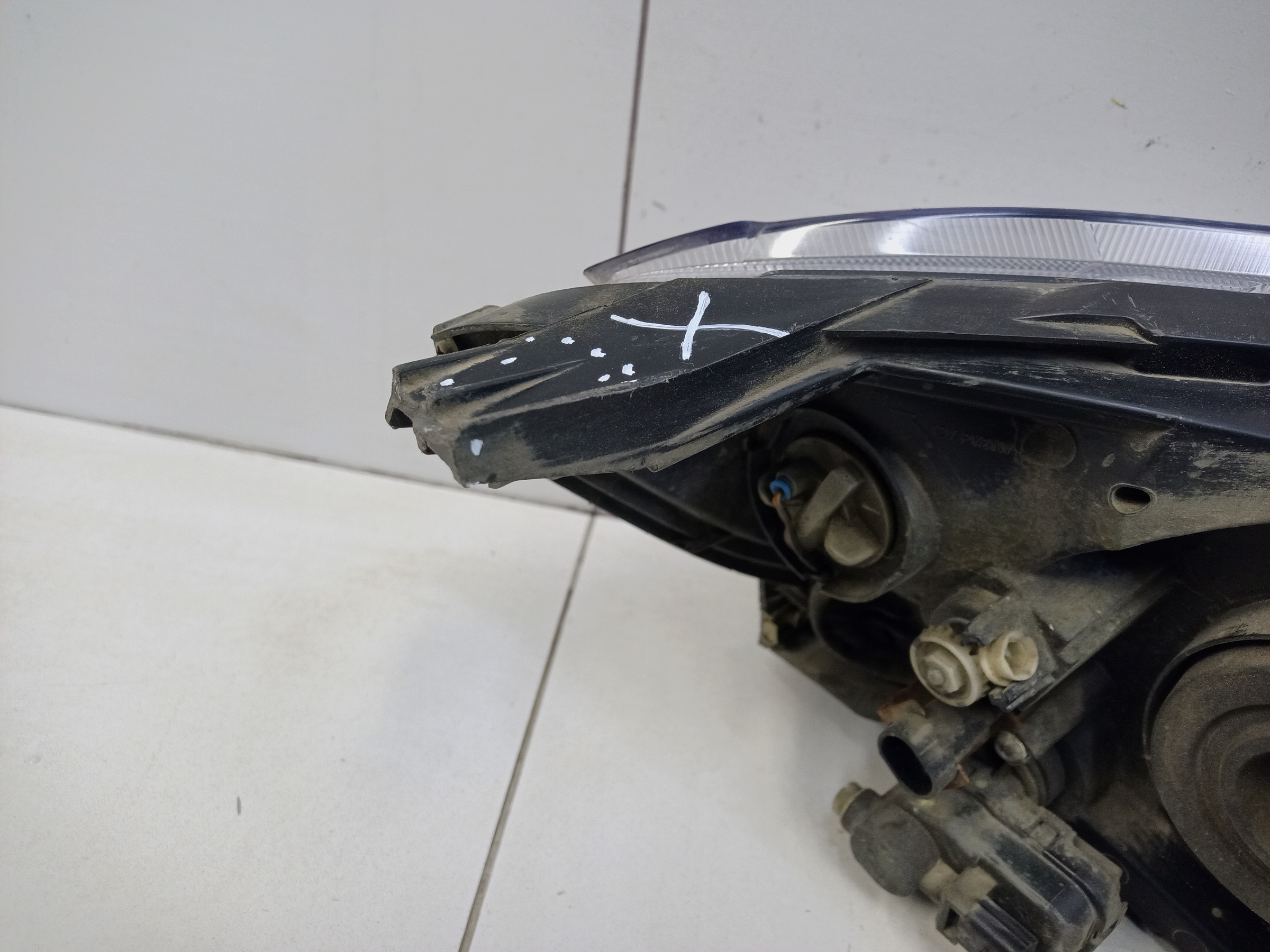 Фара передняя левая Lada Granta 1 Restail галоген с корректором