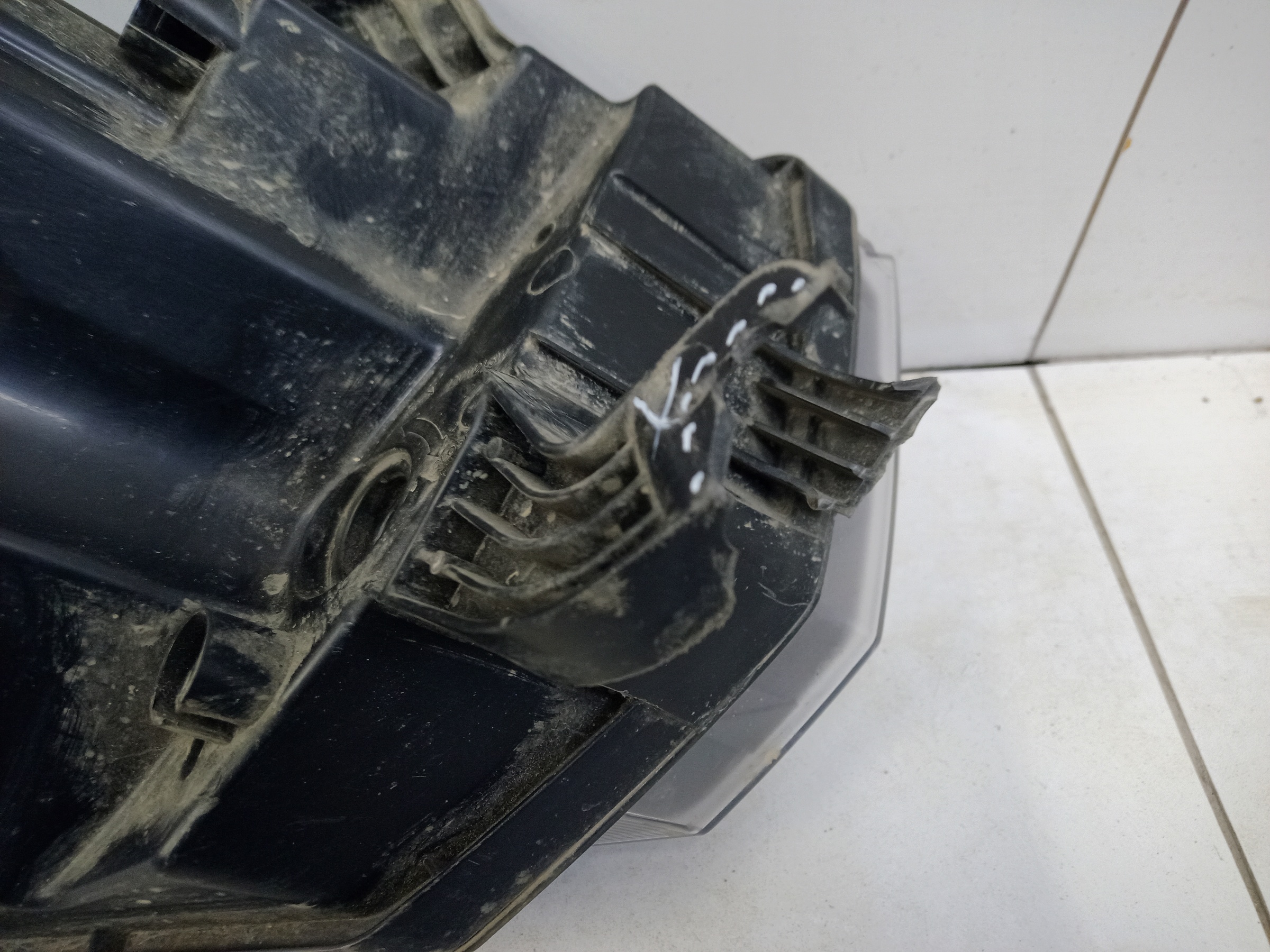 Фара передняя левая Lada Granta 1 Restail галоген с корректором