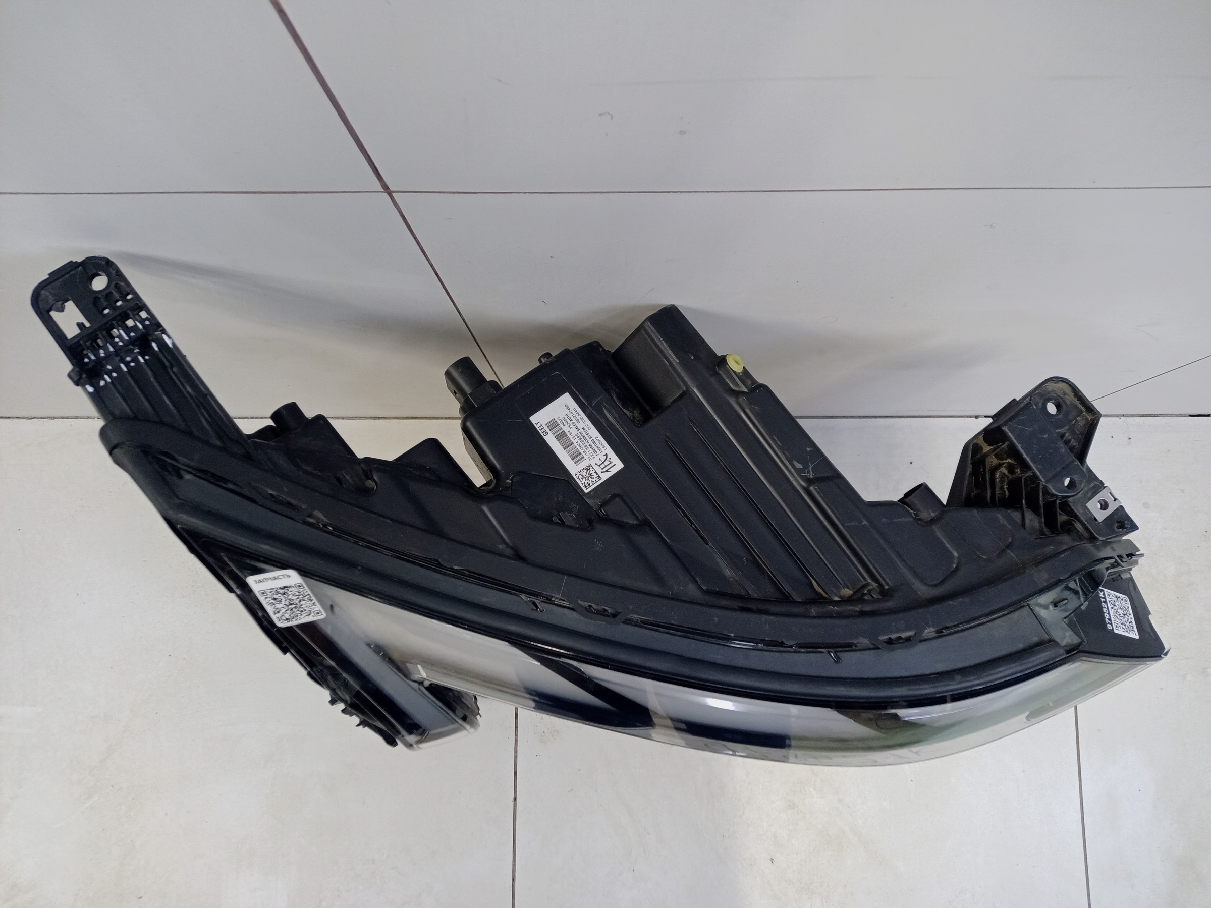 Фара передняя правая Geely Atlas 2 LED