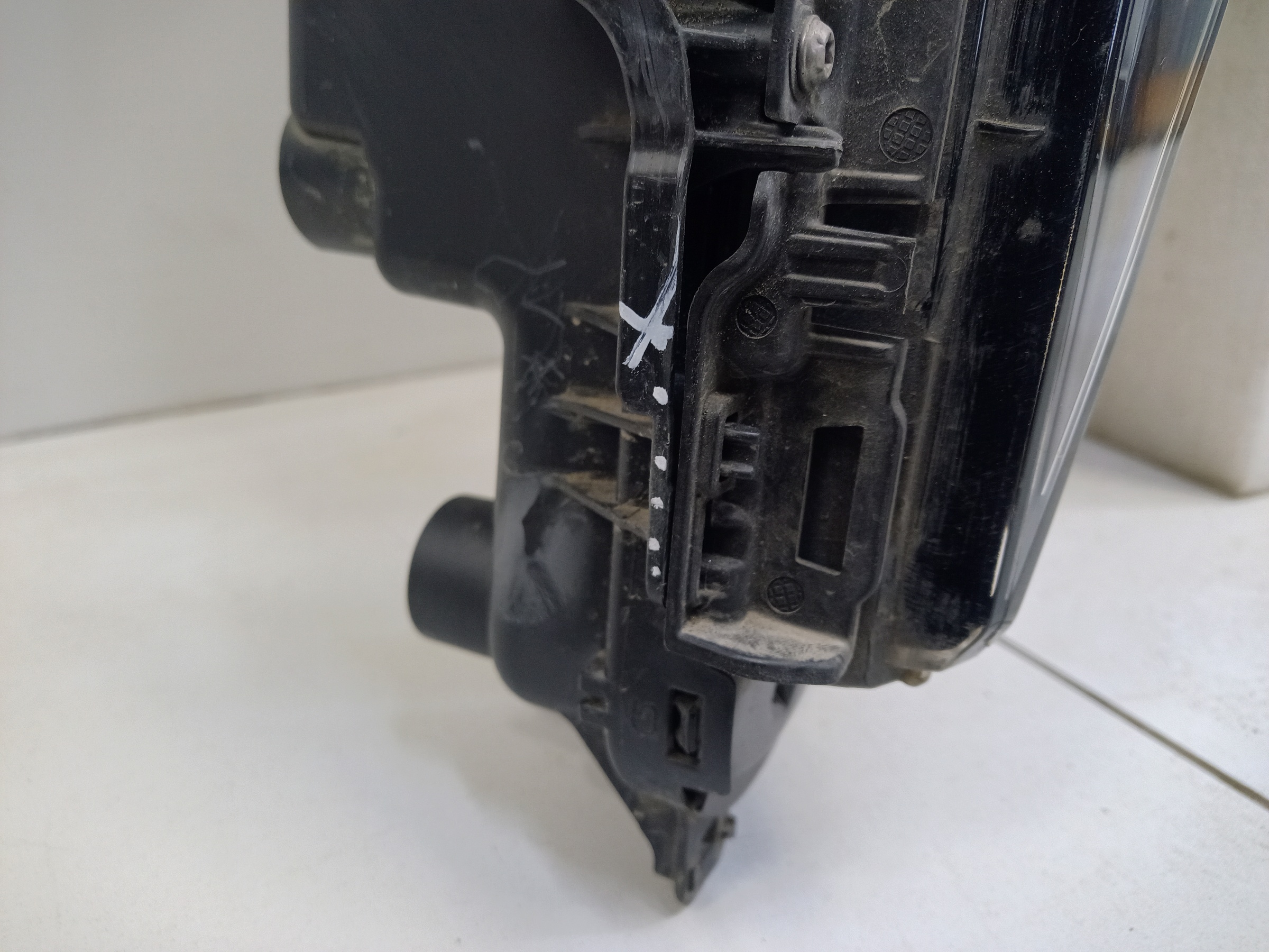 Фара передняя правая Geely Atlas 2 LED