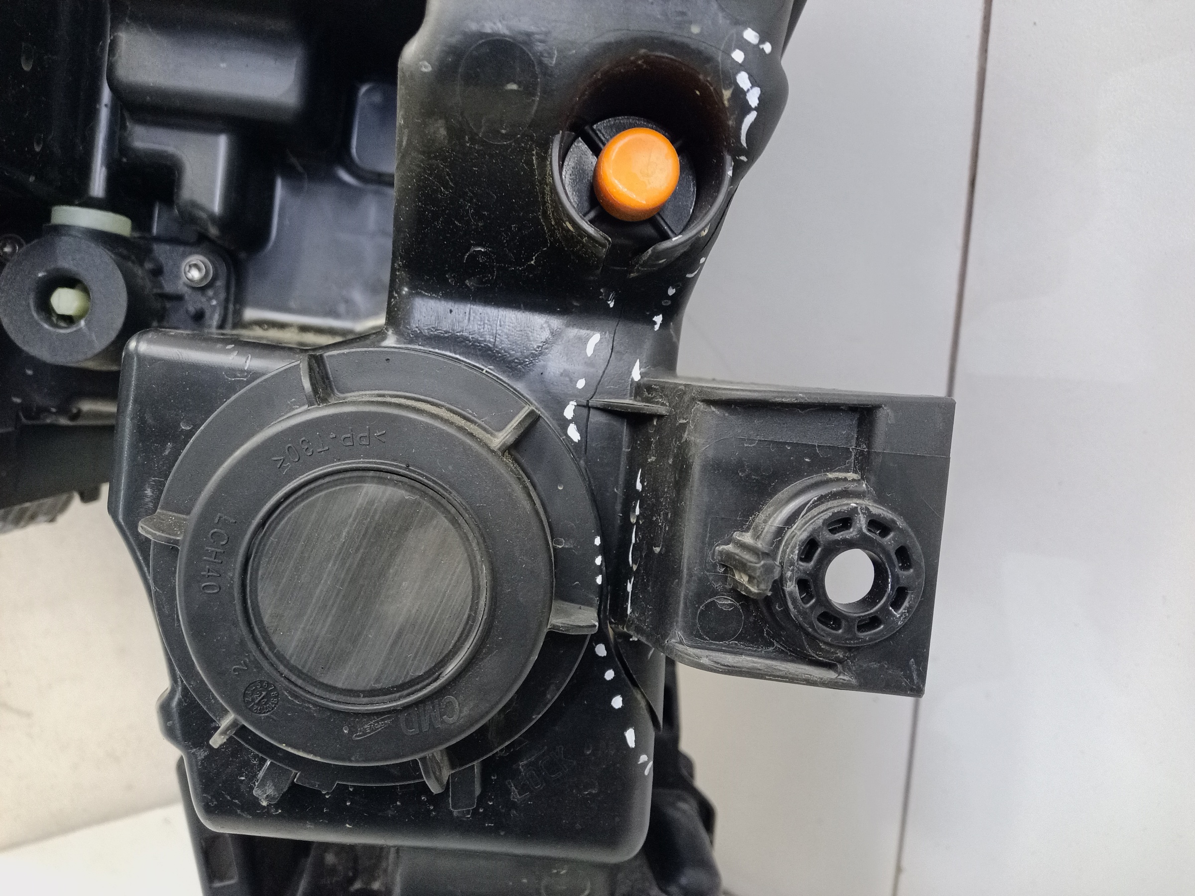 Фара передняя правая Geely Atlas 2 LED