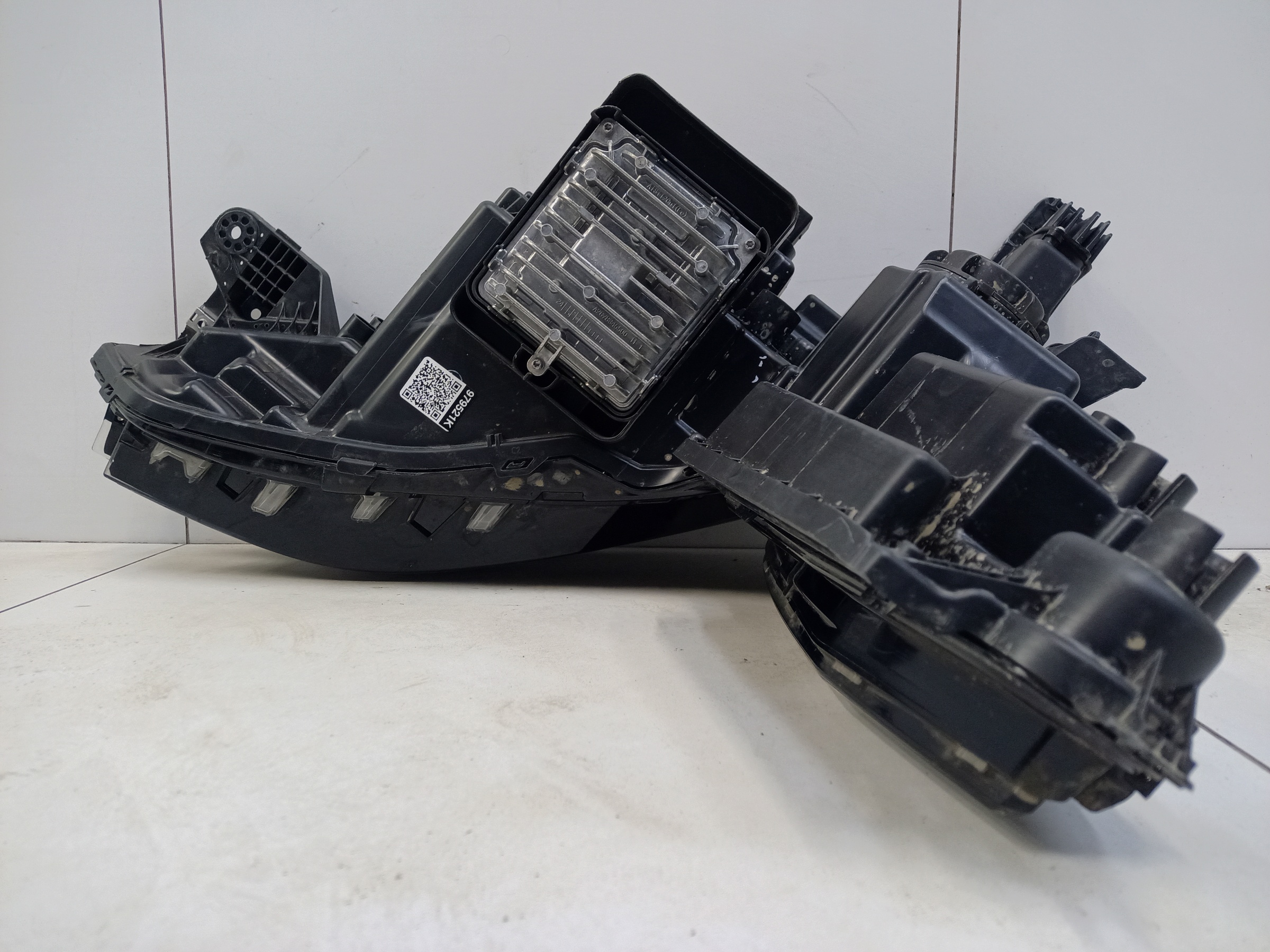 Фара передняя правая Geely Atlas 2 LED