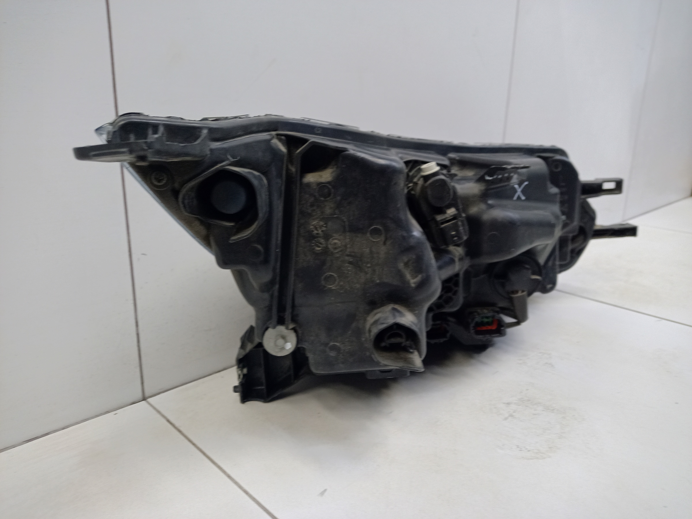 Фара передняя левая Nissan Qashqai 2 Restail LED