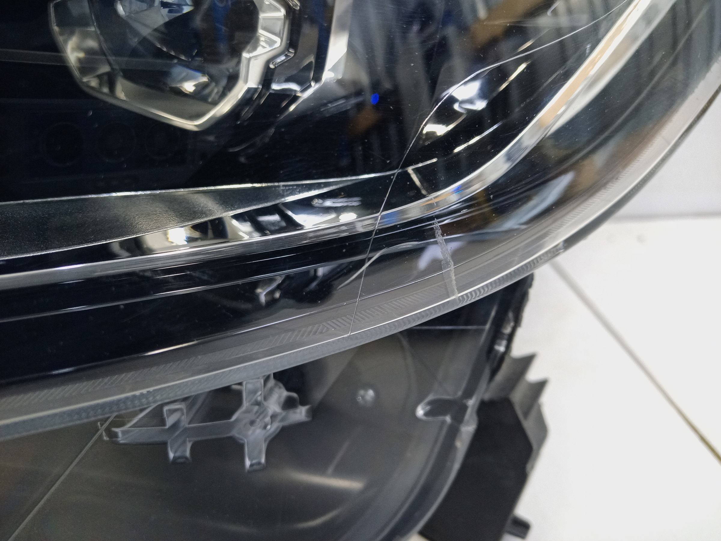 Фара передняя левая Nissan Qashqai 2 Restail LED