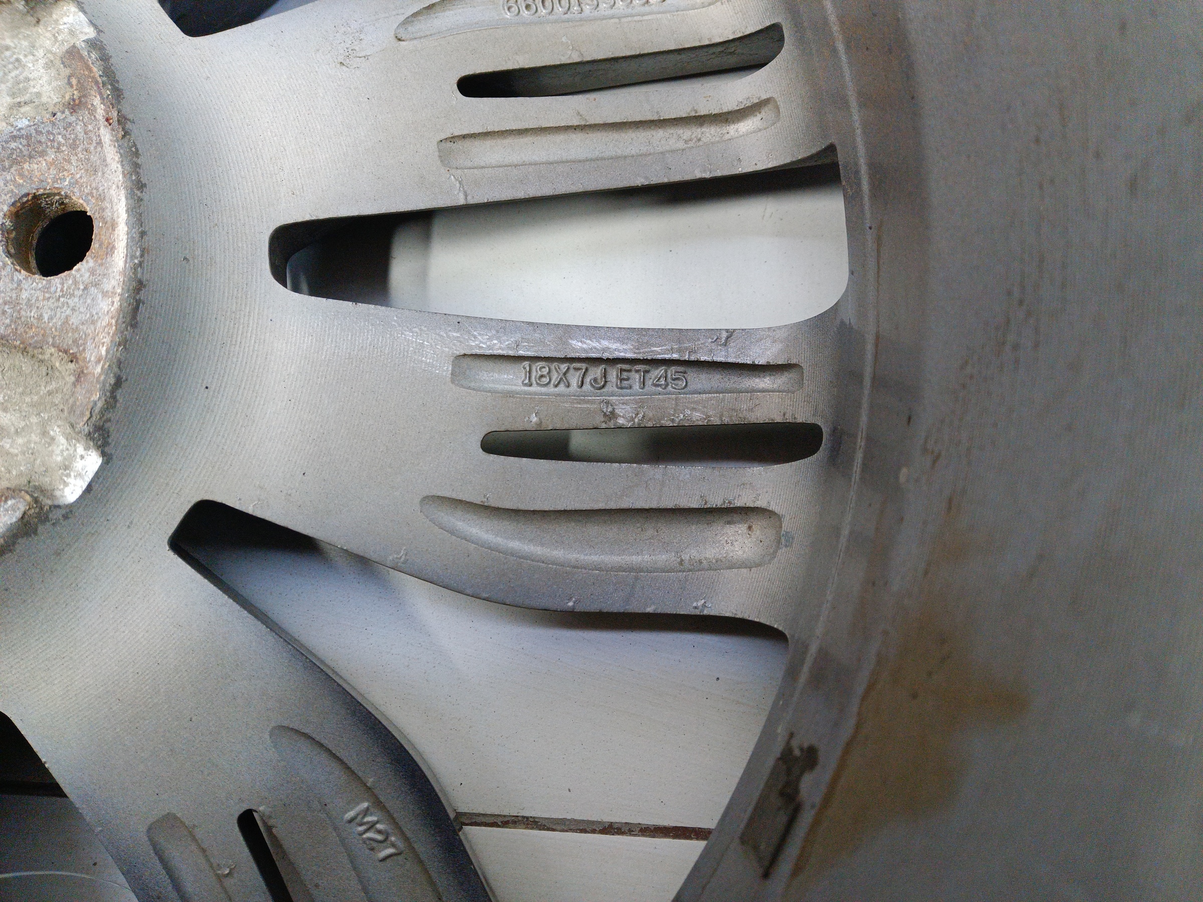 Диск колеса литой Geely Atlas Pro R18