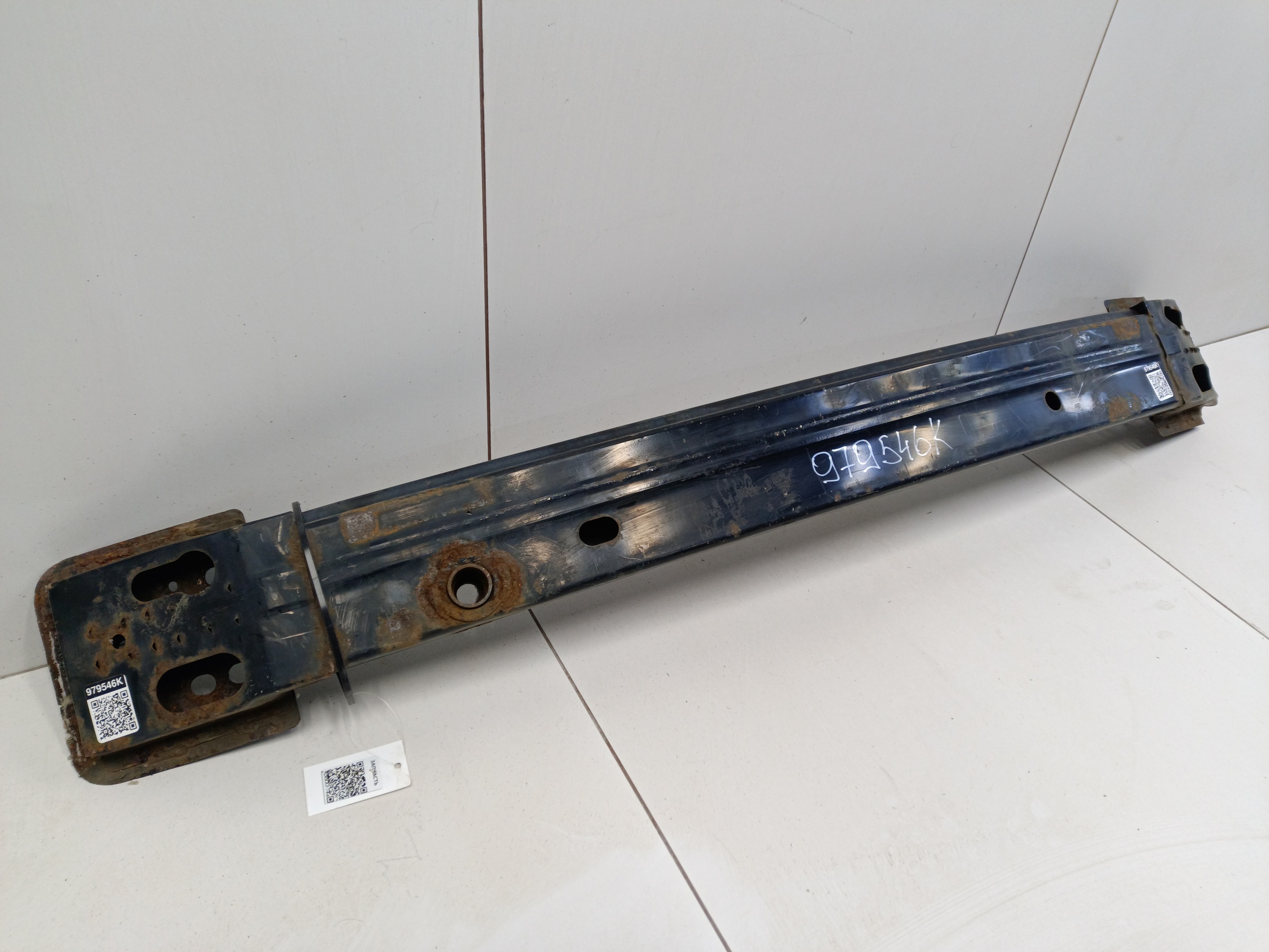 Усилитель переднего бампера Toyota Camry V40