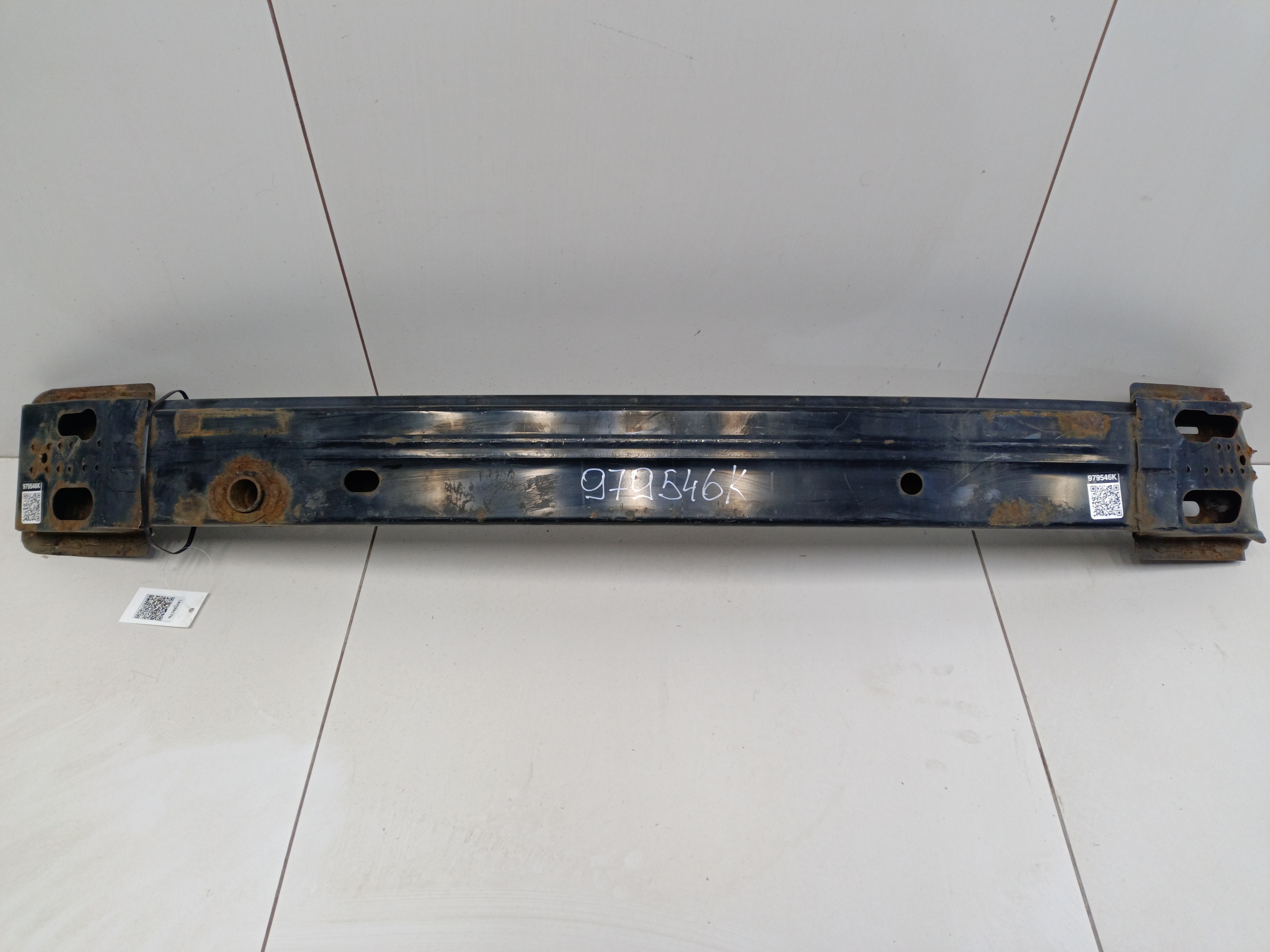 Усилитель переднего бампера Toyota Camry V40