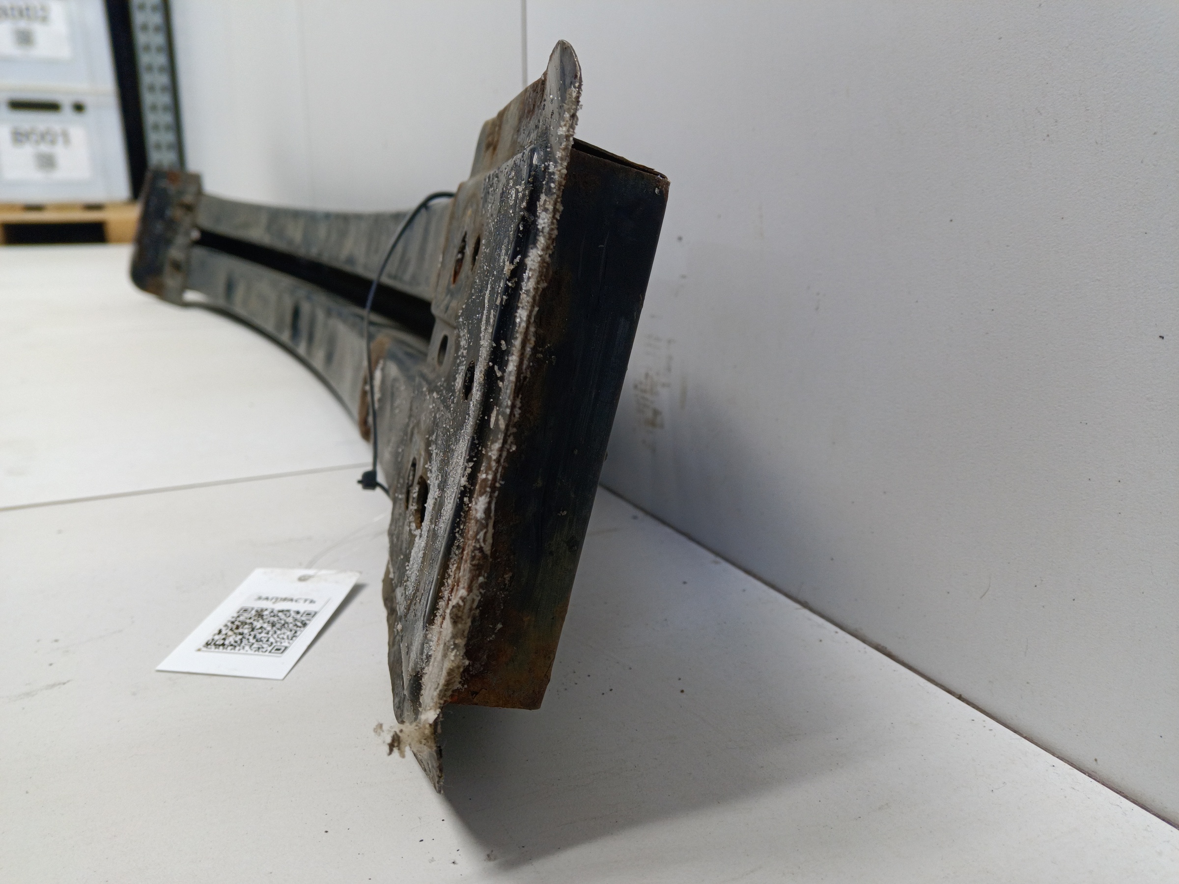 Усилитель переднего бампера Toyota Camry V40