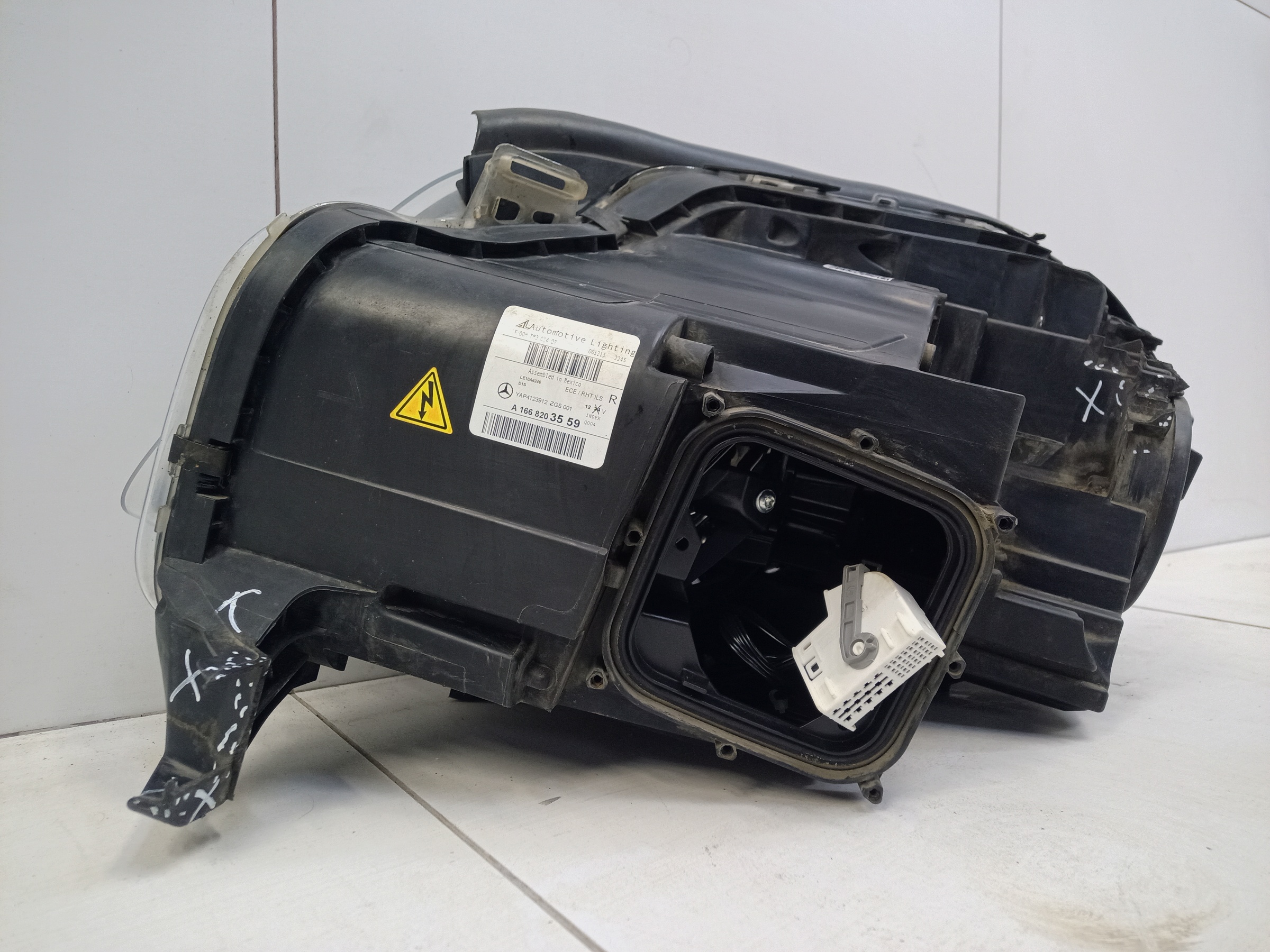 Фара передняя правая Mercedes Benz GL-klasse X166 ксенон ДХО