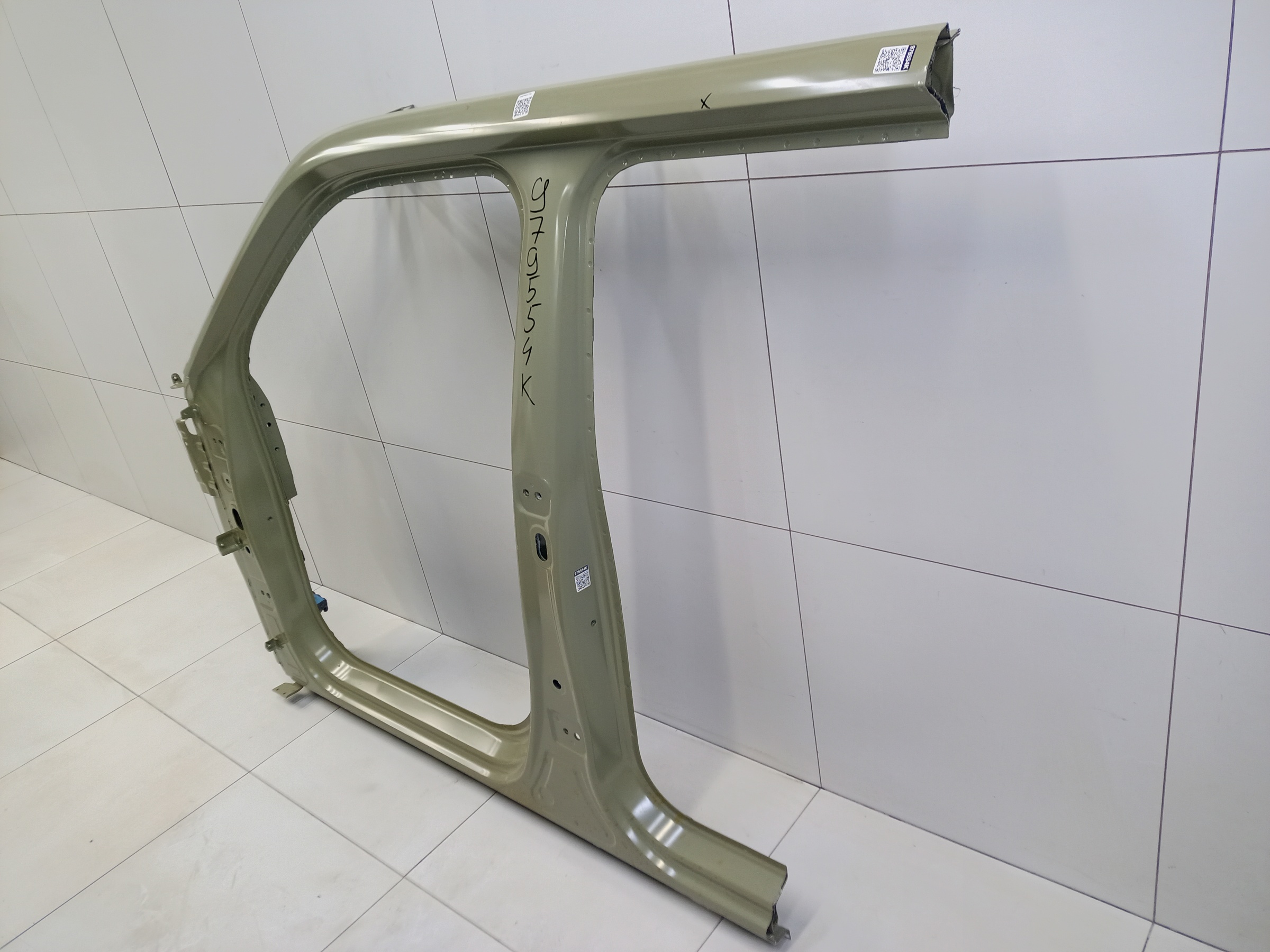 Панель кузова боковая левая Haval H3