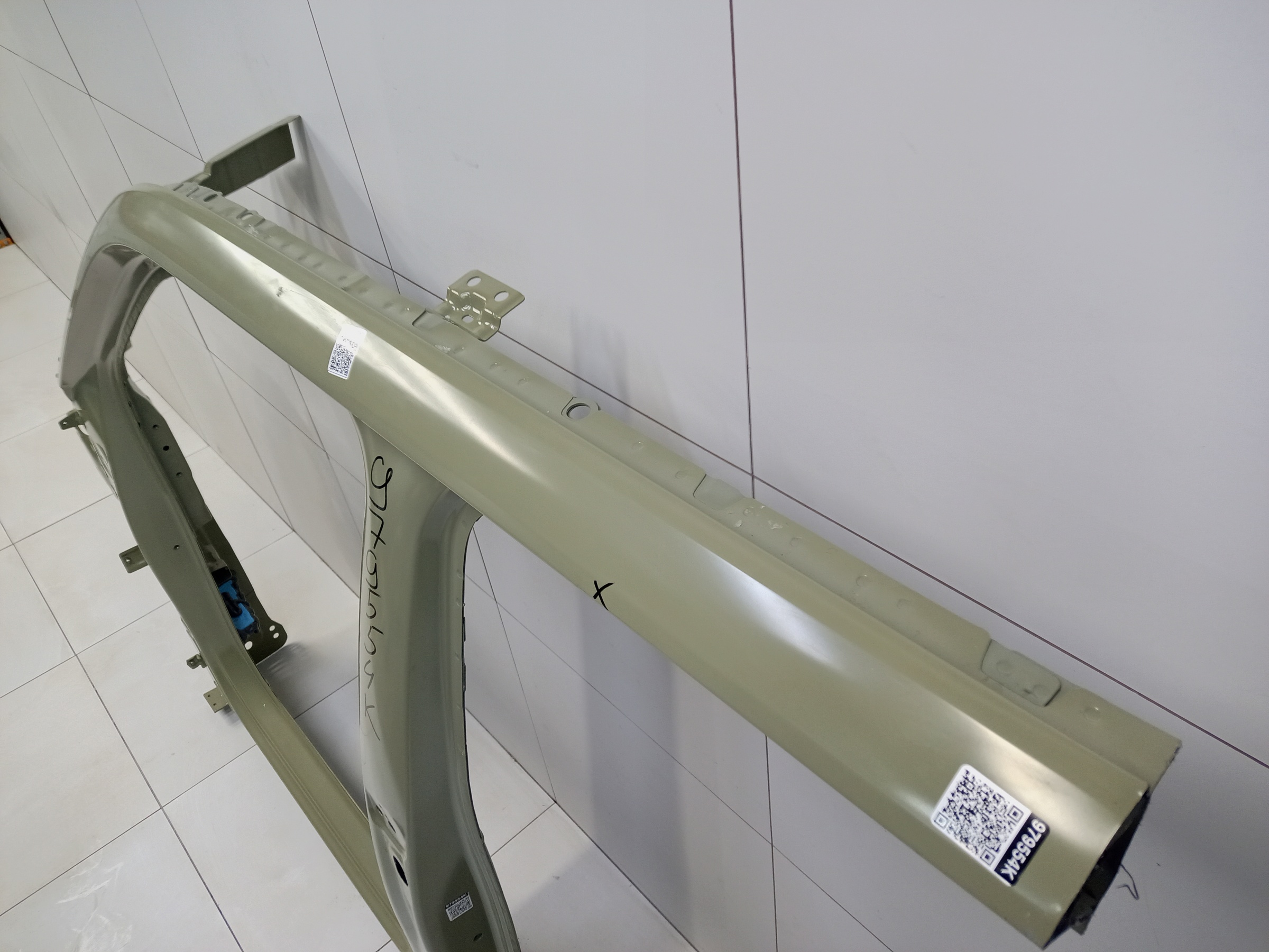 Панель кузова боковая левая Haval H3