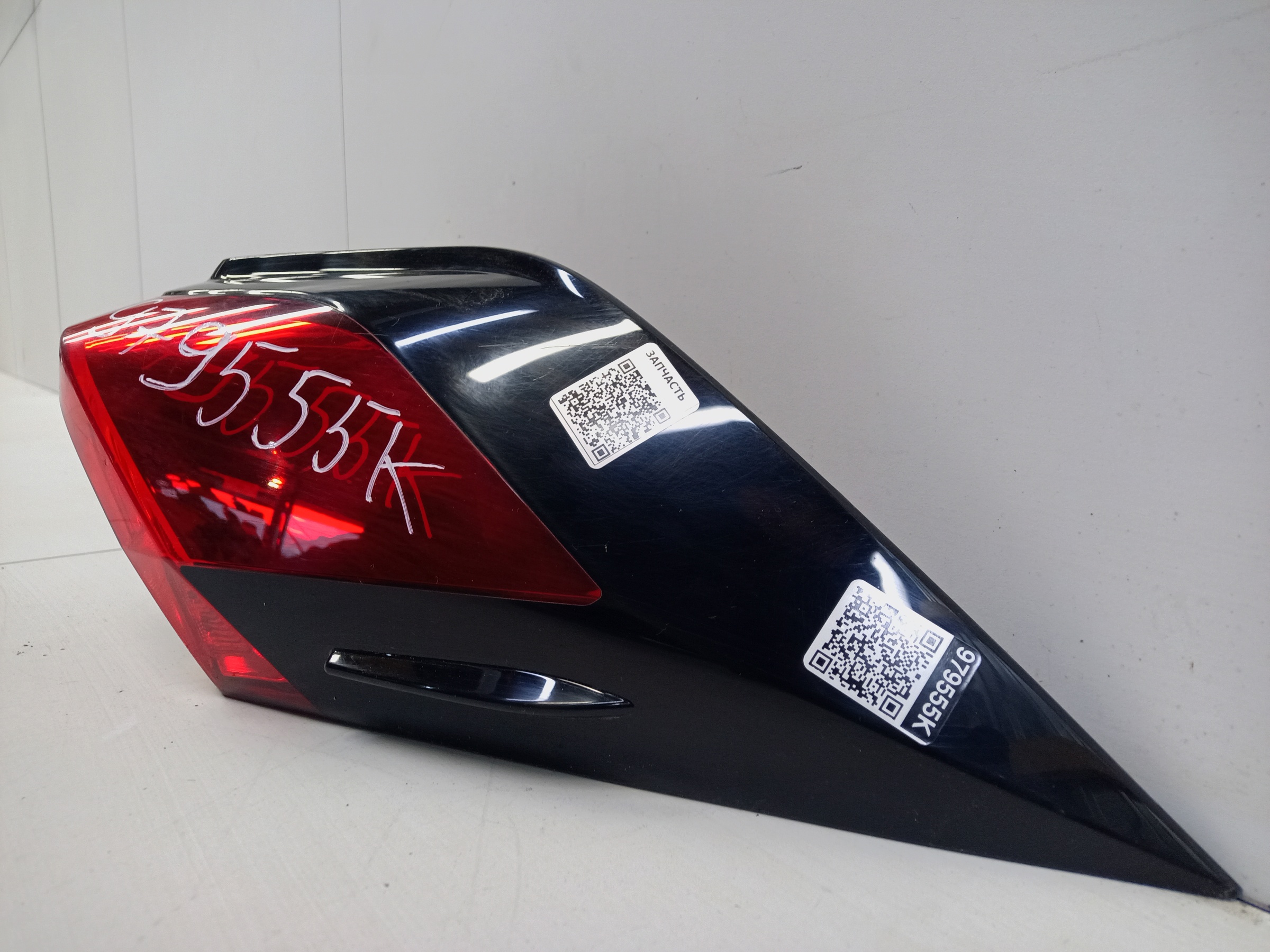 Фонарь задний правый наружный Toyota RAV4 XA50