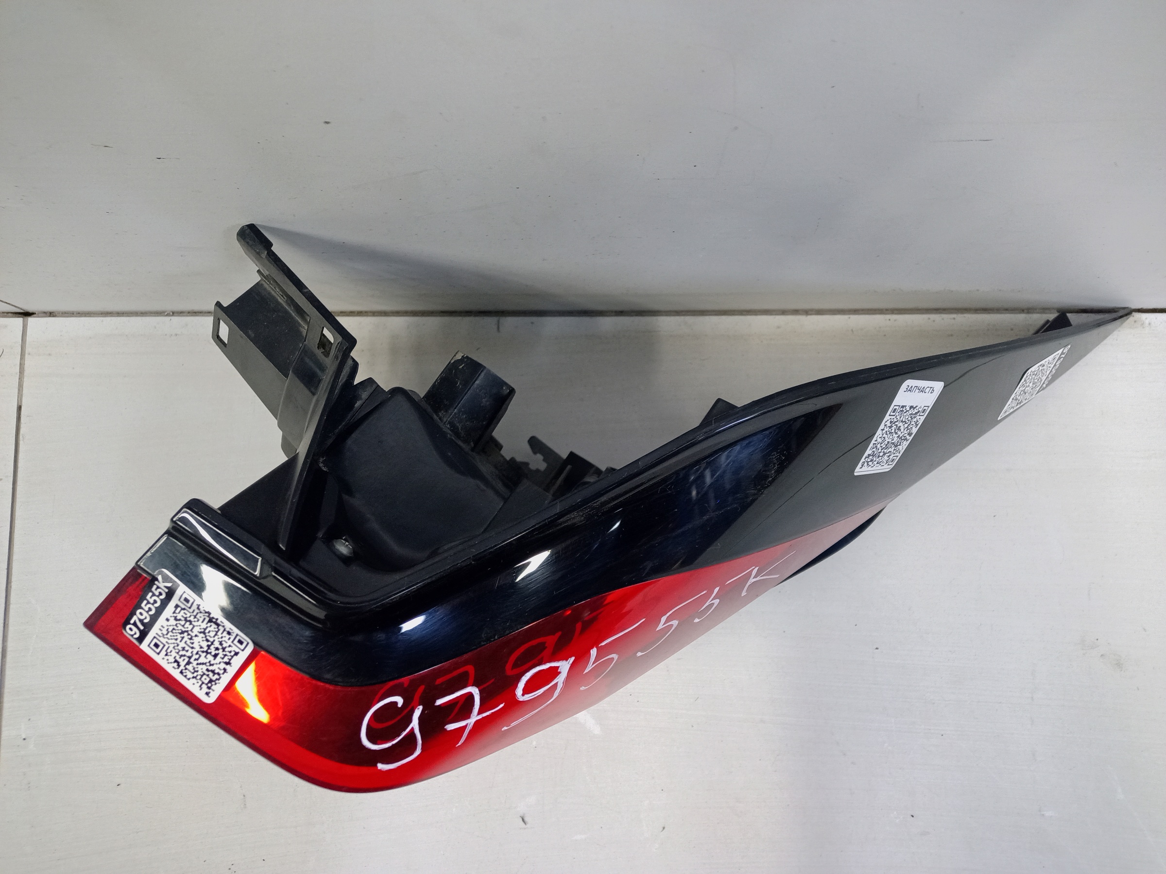 Фонарь задний правый наружный Toyota RAV4 XA50