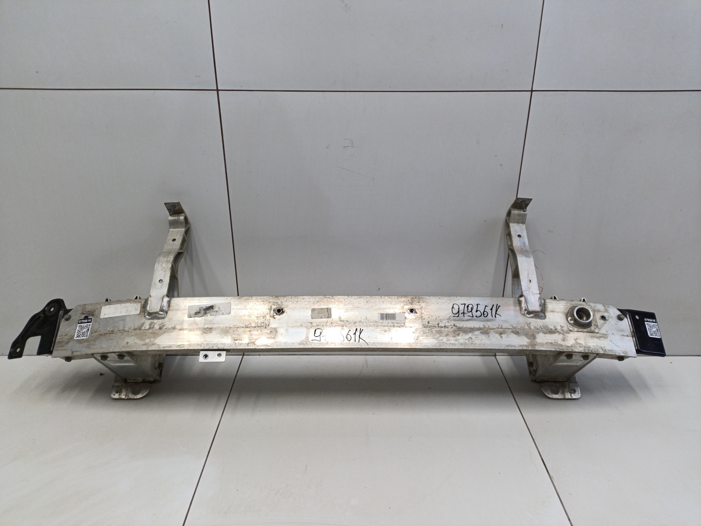 Усилитель переднего бампера Genesis G70 Restail