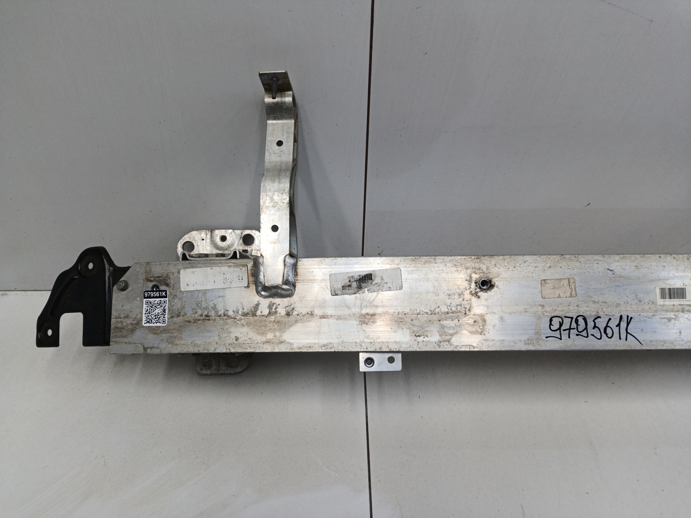 Усилитель переднего бампера Genesis G70 Restail