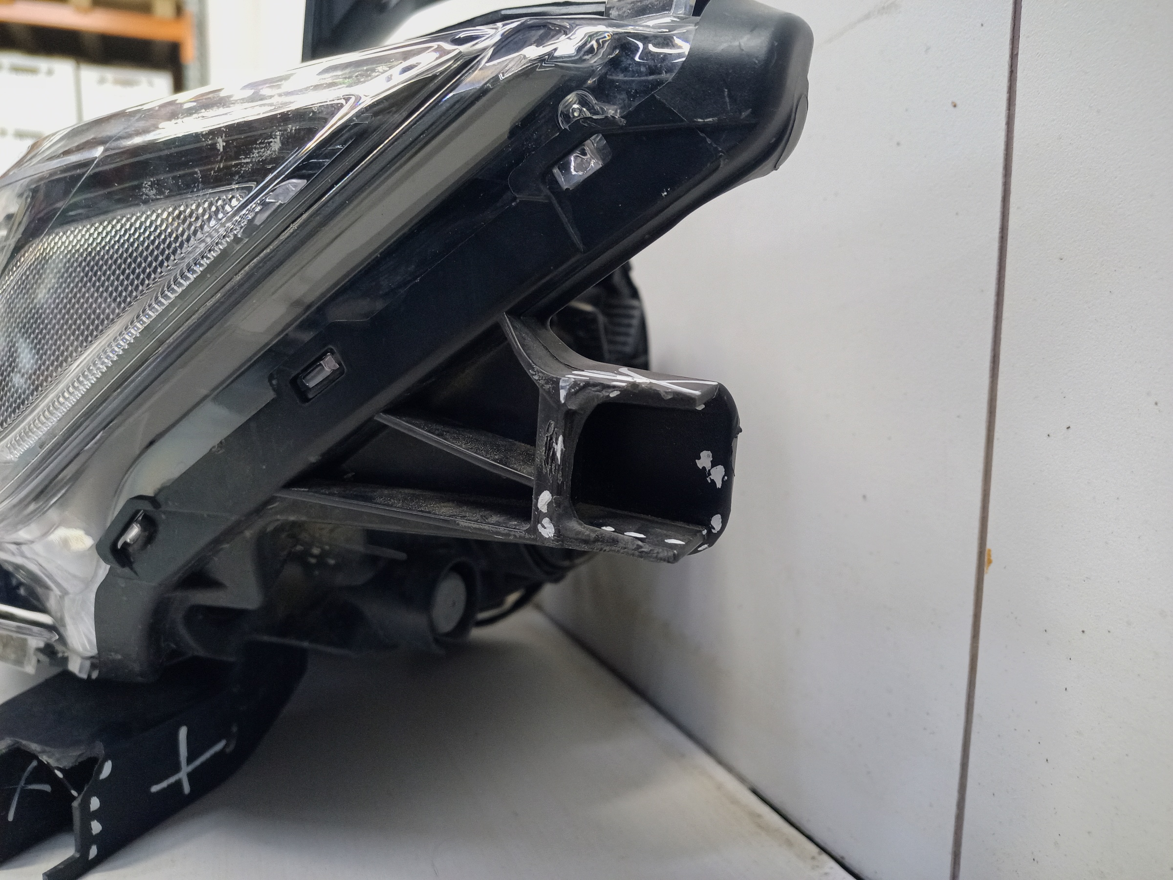 Фара передняя левая Mitsubishi Outlander 3 Restail 2 галоген