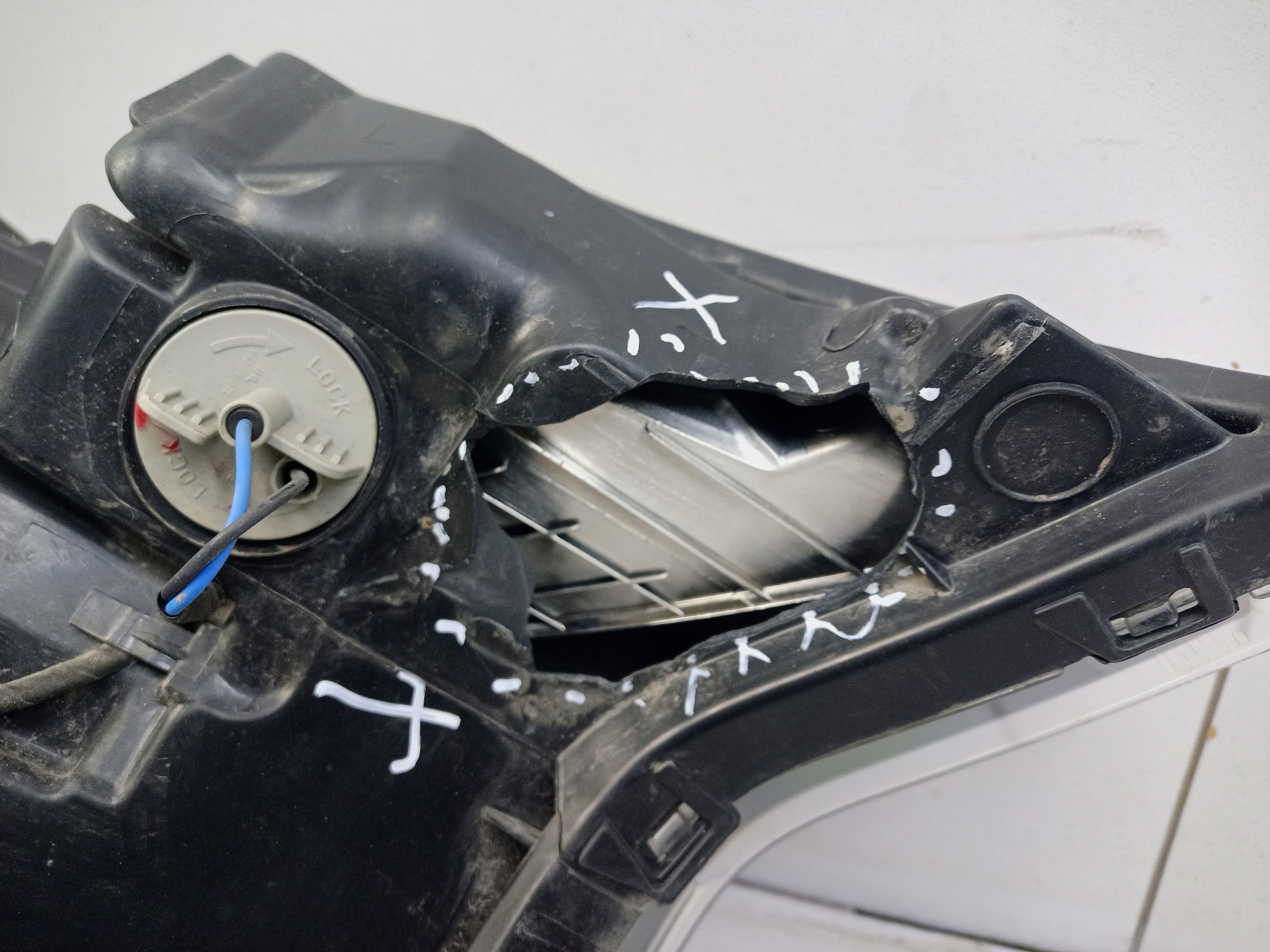 Фара передняя левая Mitsubishi Outlander 3 Restail 2 галоген