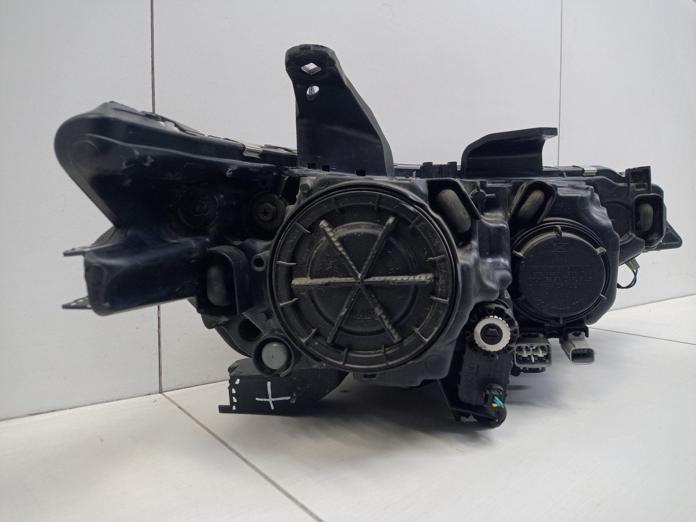 Фара передняя левая Mitsubishi Outlander 3 Restail 2 галоген