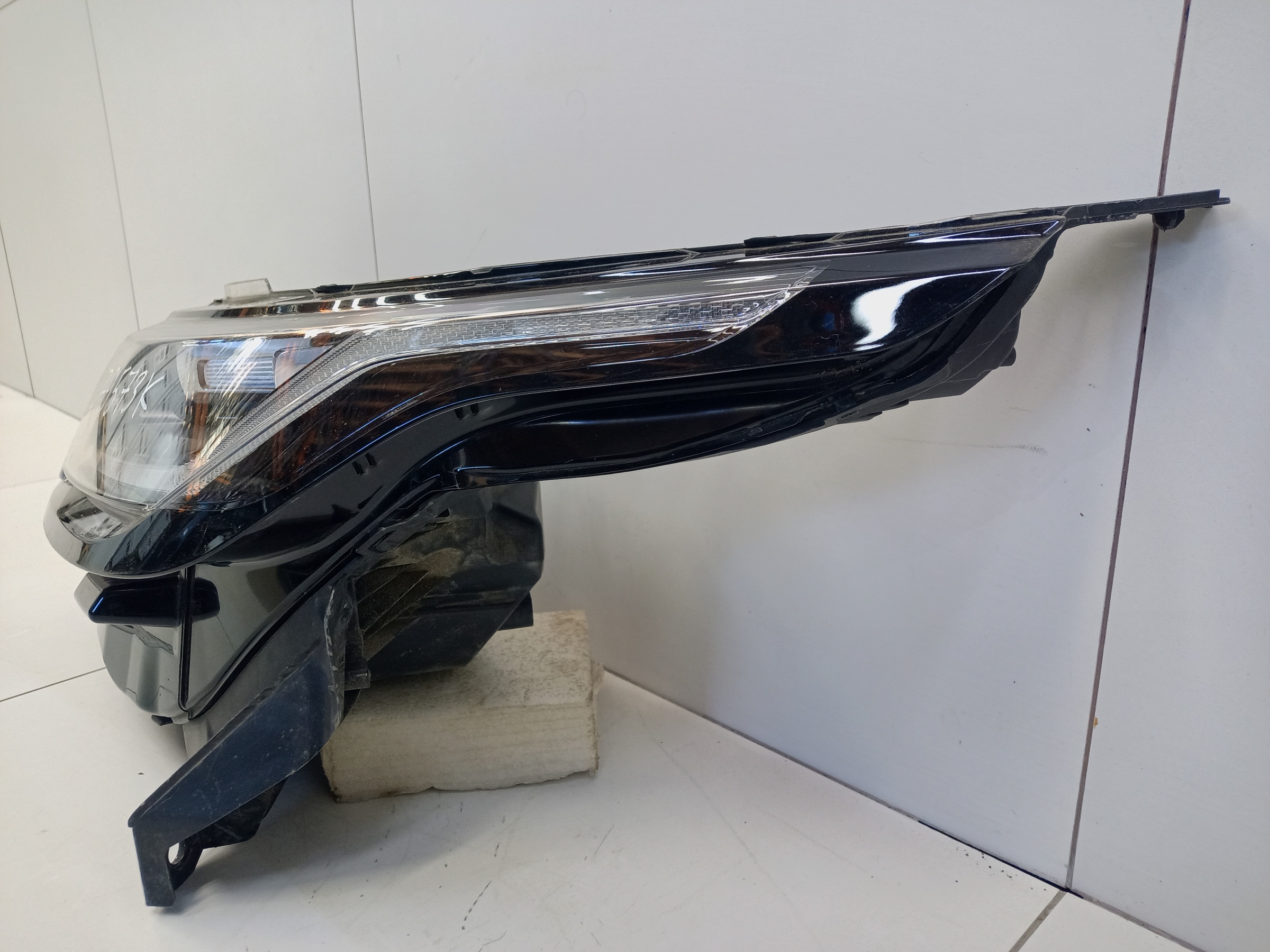 Фара передняя левая Land Rover Range Rover Velar LED