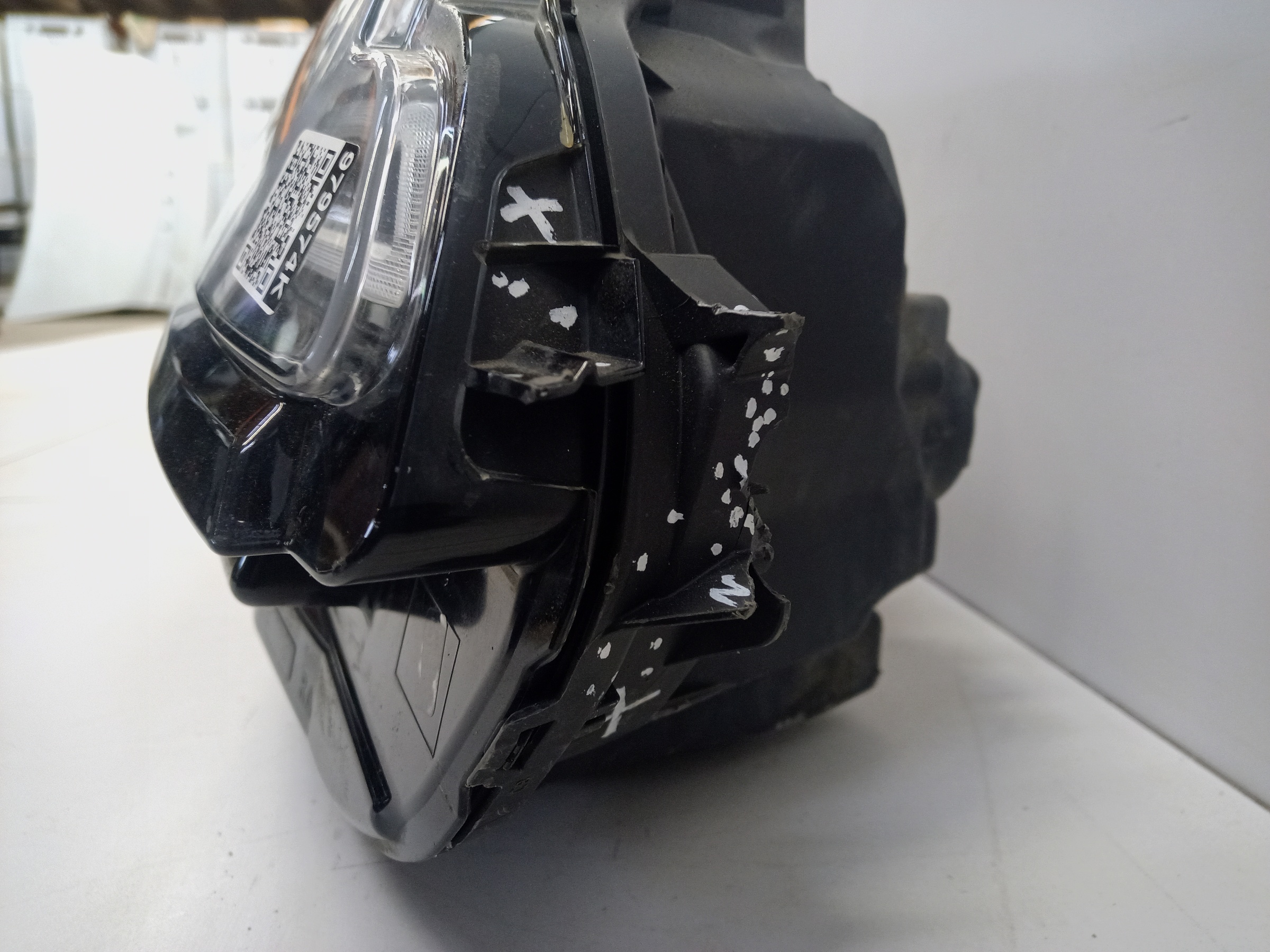 Фара передняя правая Land Rover Range Rover Velar LED