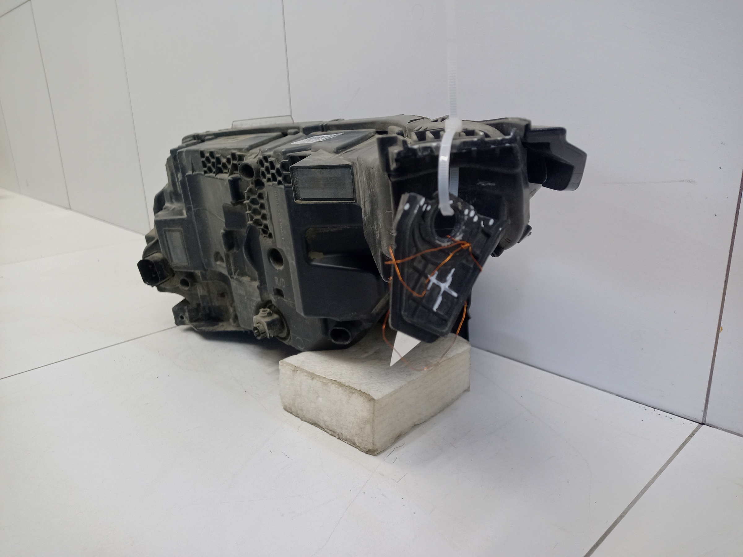 Фара передняя правая Land Rover Range Rover Velar LED