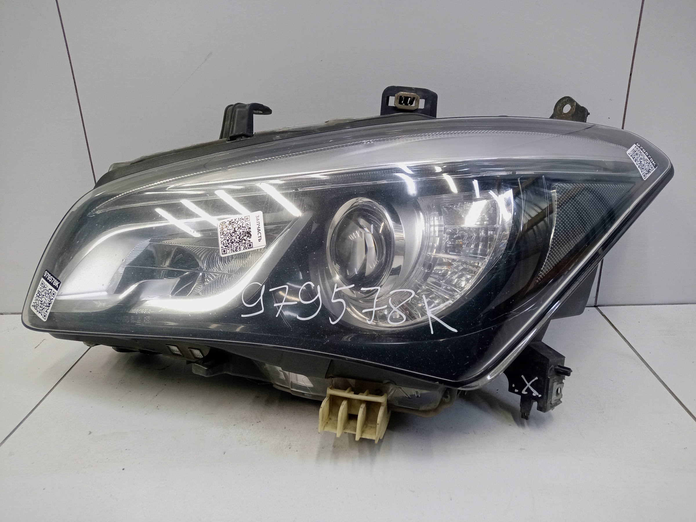 Фара передняя левая Infiniti QX80 1 Restail LED