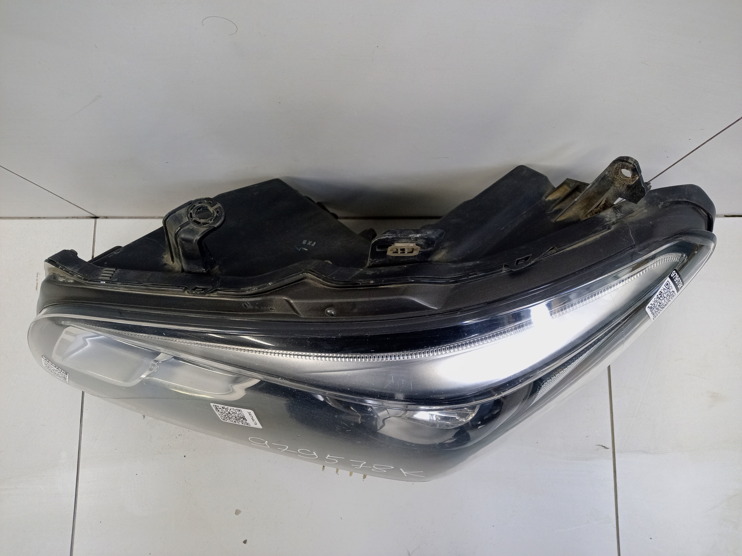 Фара передняя левая Infiniti QX80 1 Restail LED