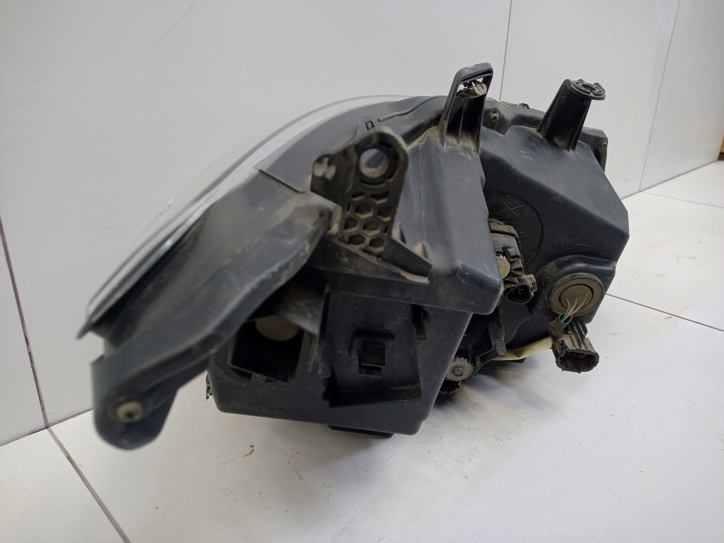 Фара передняя левая Infiniti QX80 1 Restail LED