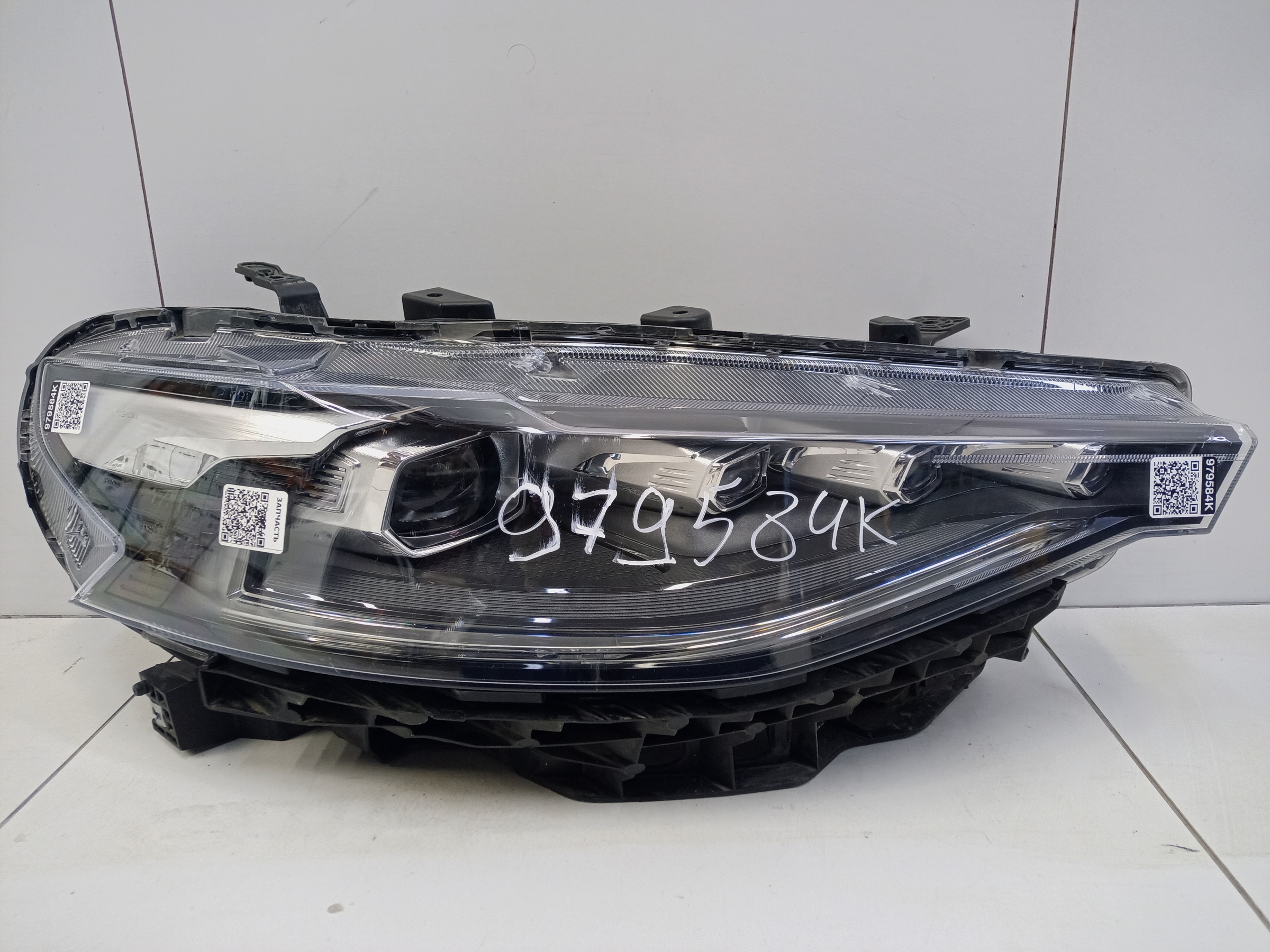 Фара передняя правая Haval F7 LED