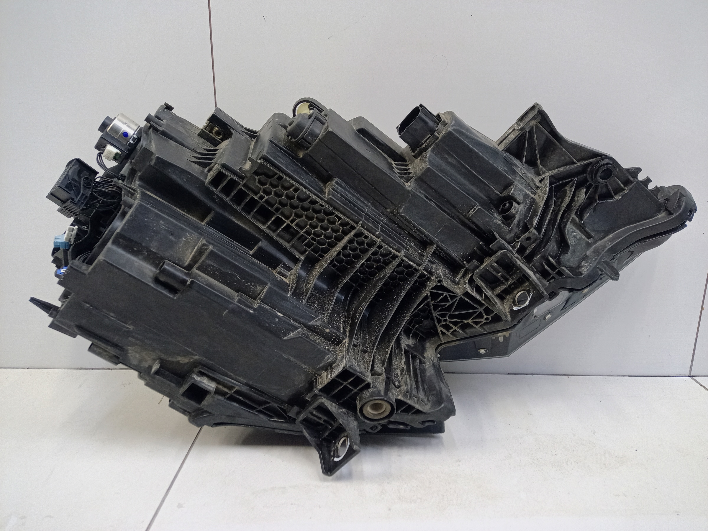 Фара передняя левая Audi Q8 Matrix