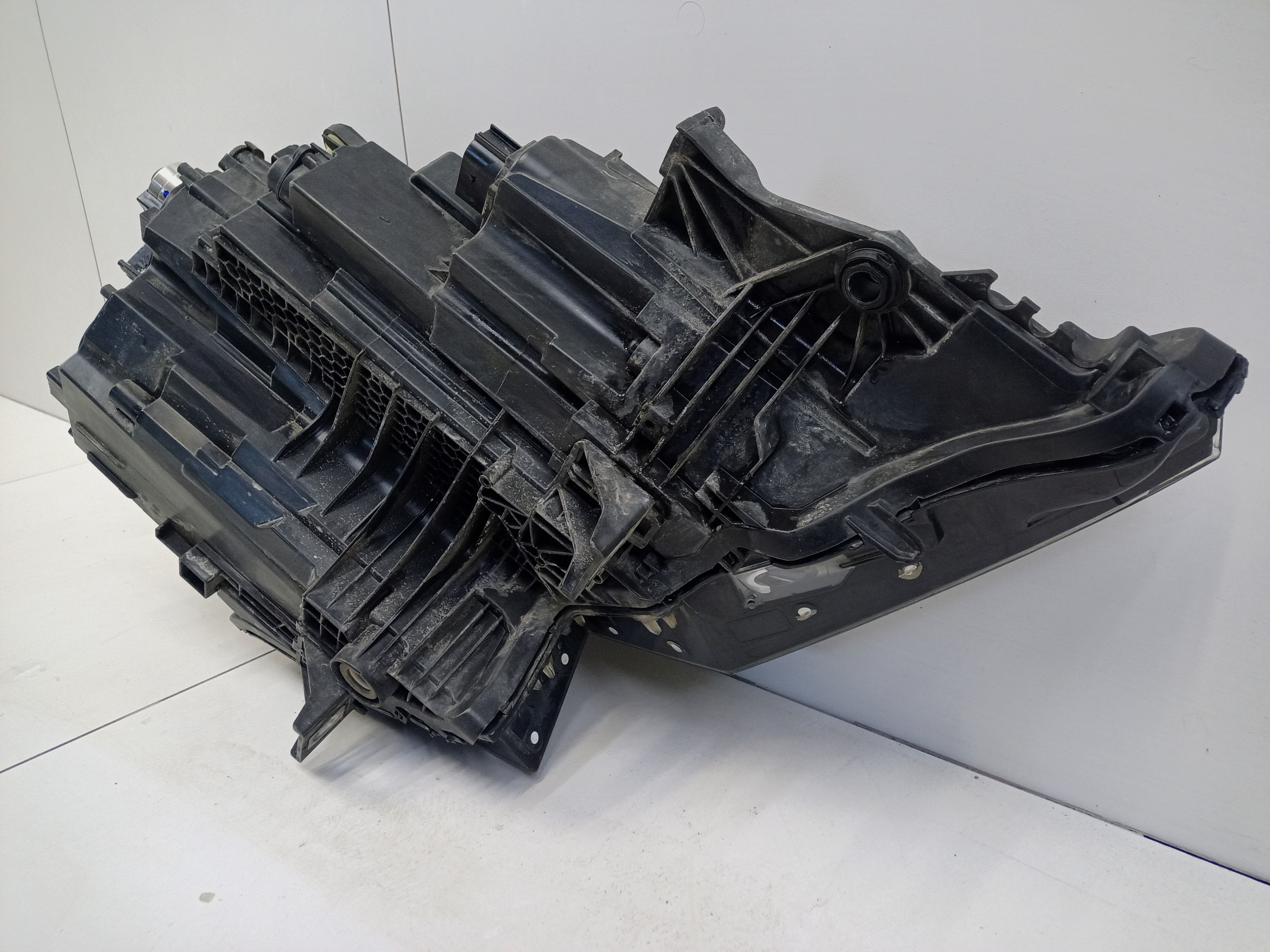 Фара передняя левая Audi Q8 Matrix