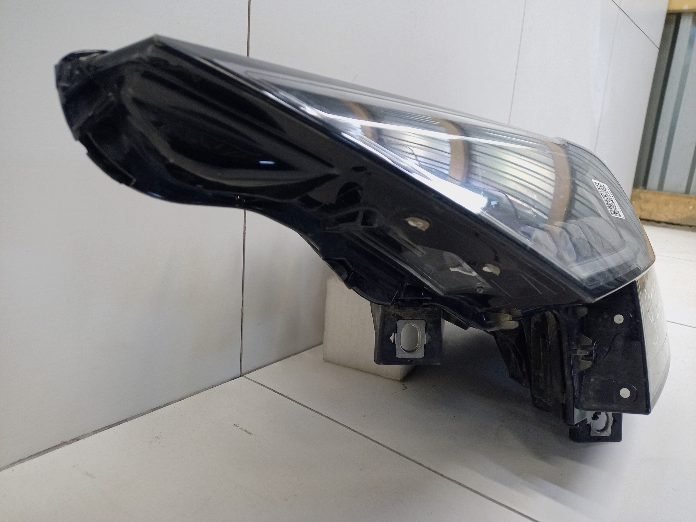 Фара передняя левая Audi Q8 Matrix