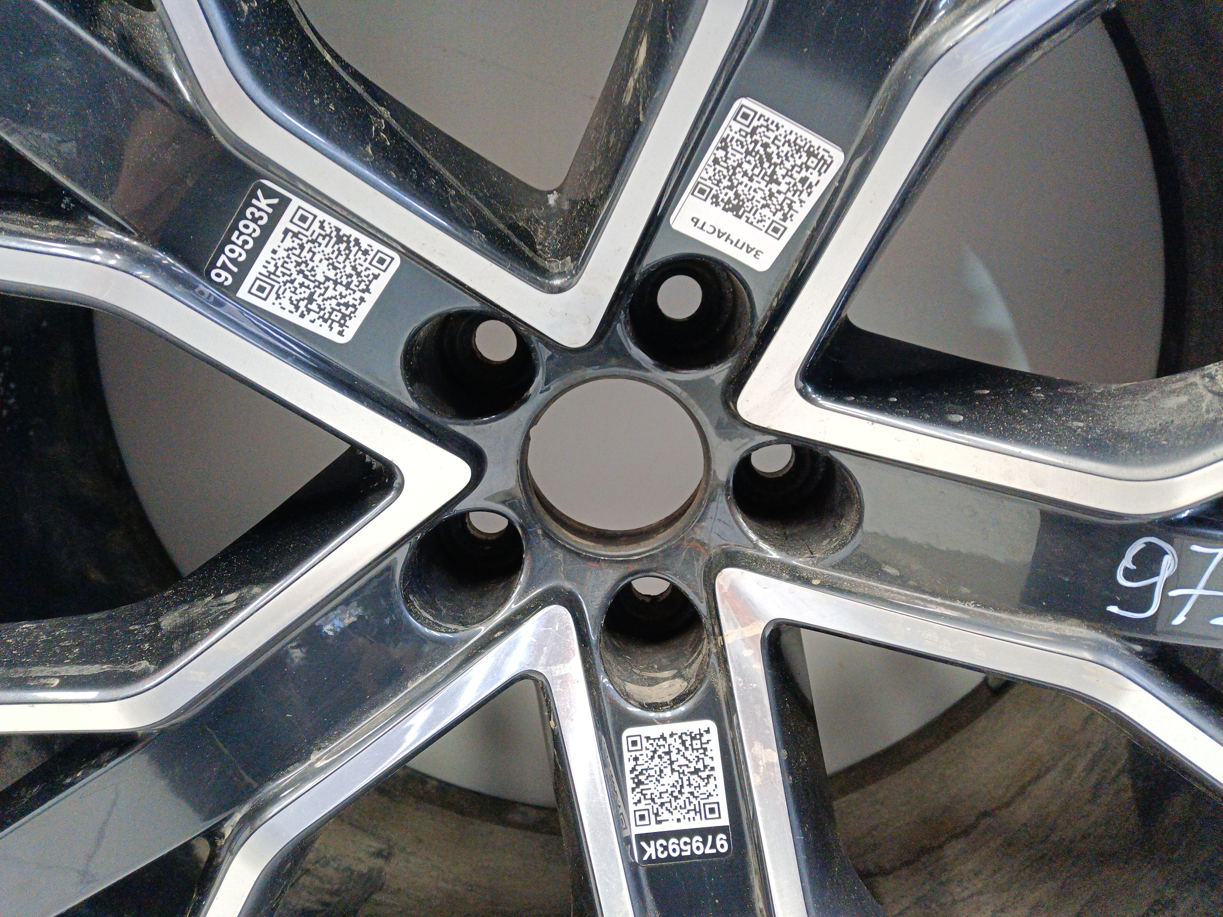 Диск колеса литой Audi Q8 R22