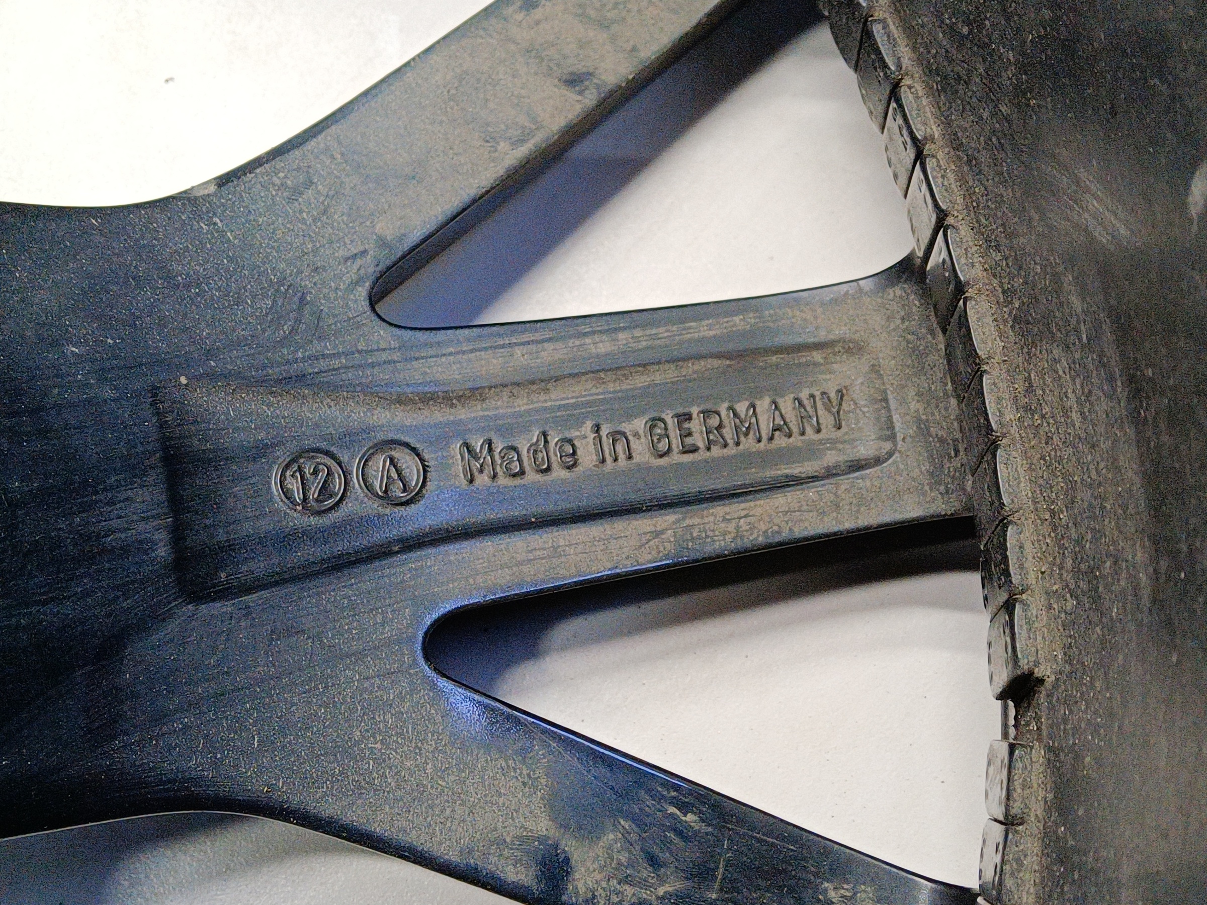 Диск колеса литой Audi Q8 R22