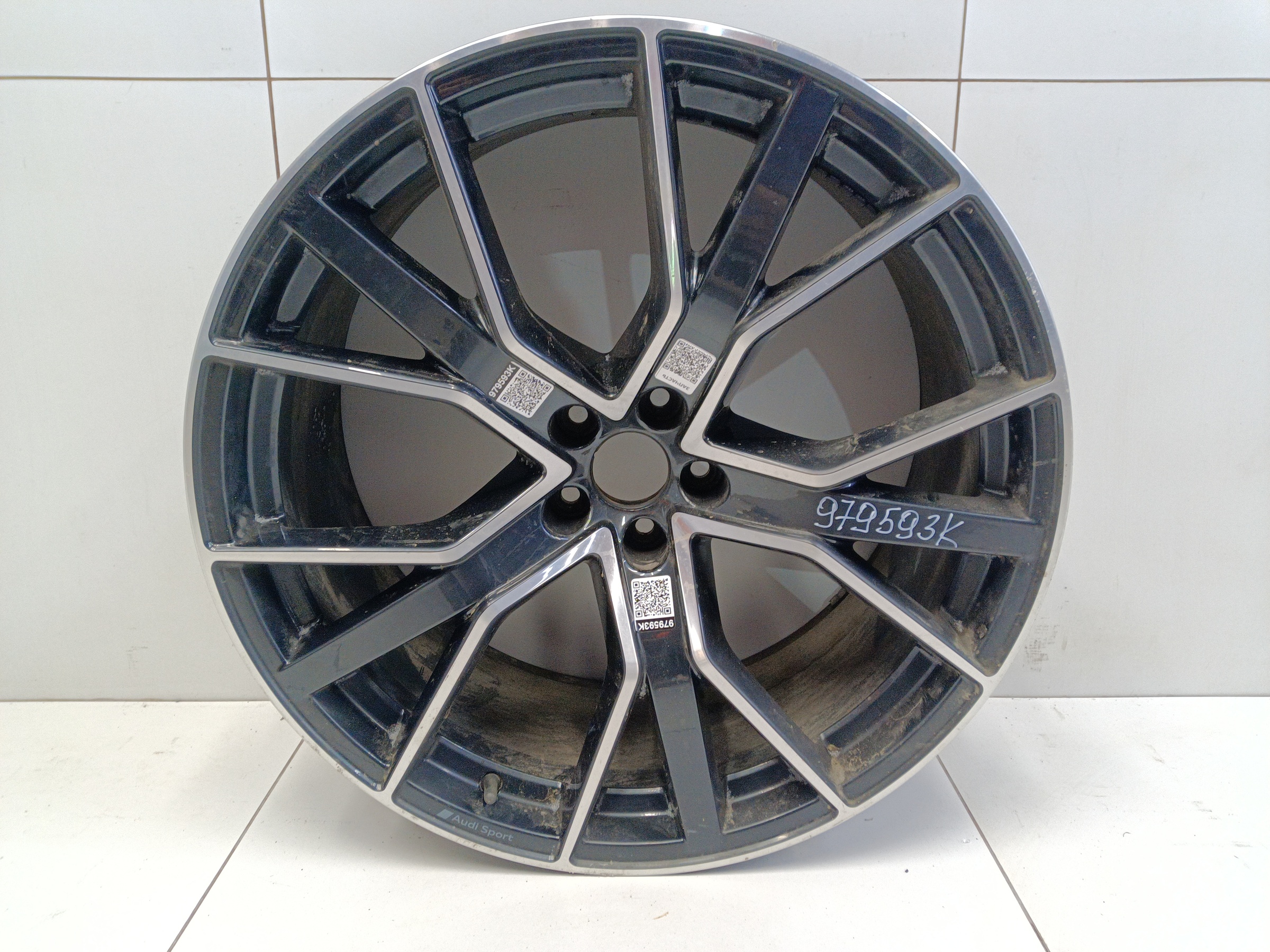 Диск колеса литой Audi Q8 R22