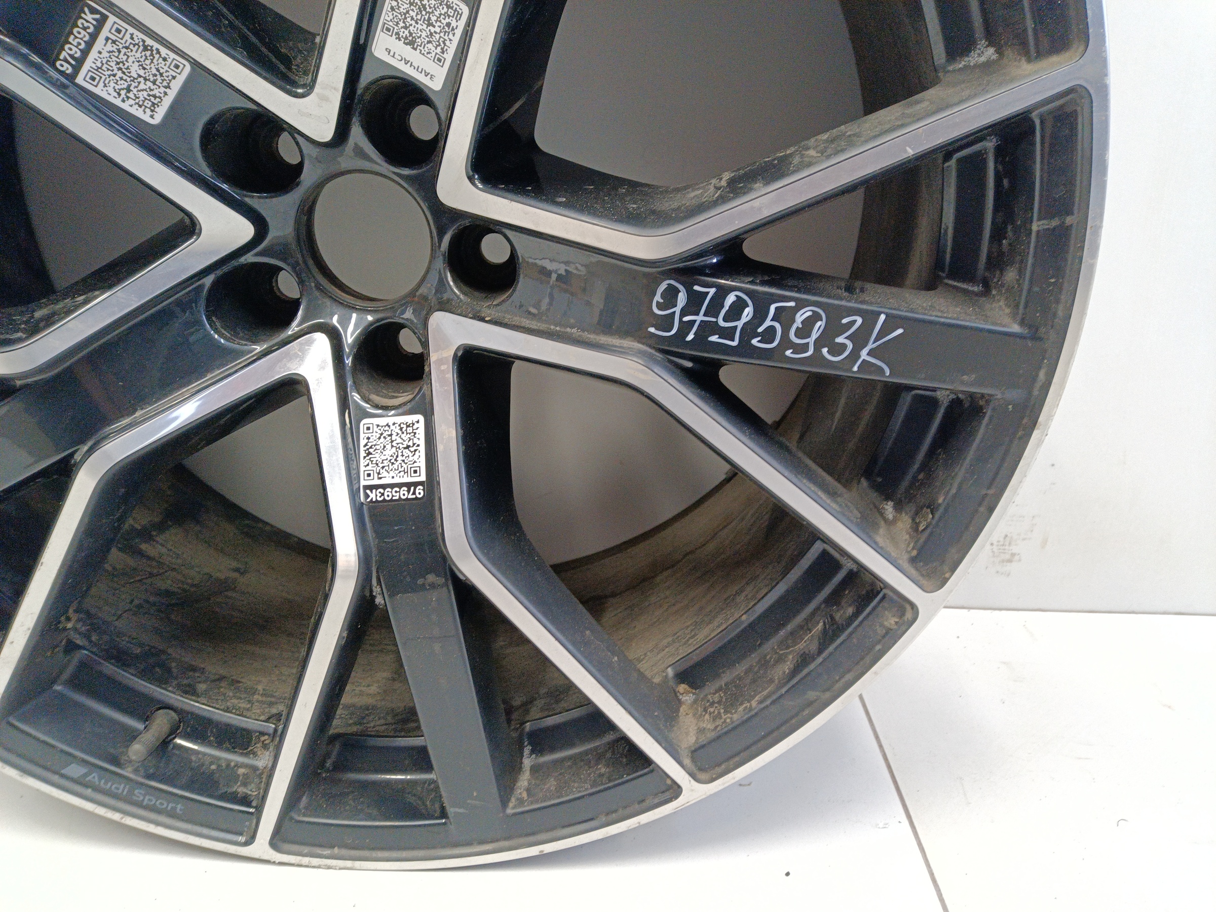 Диск колеса литой Audi Q8 R22