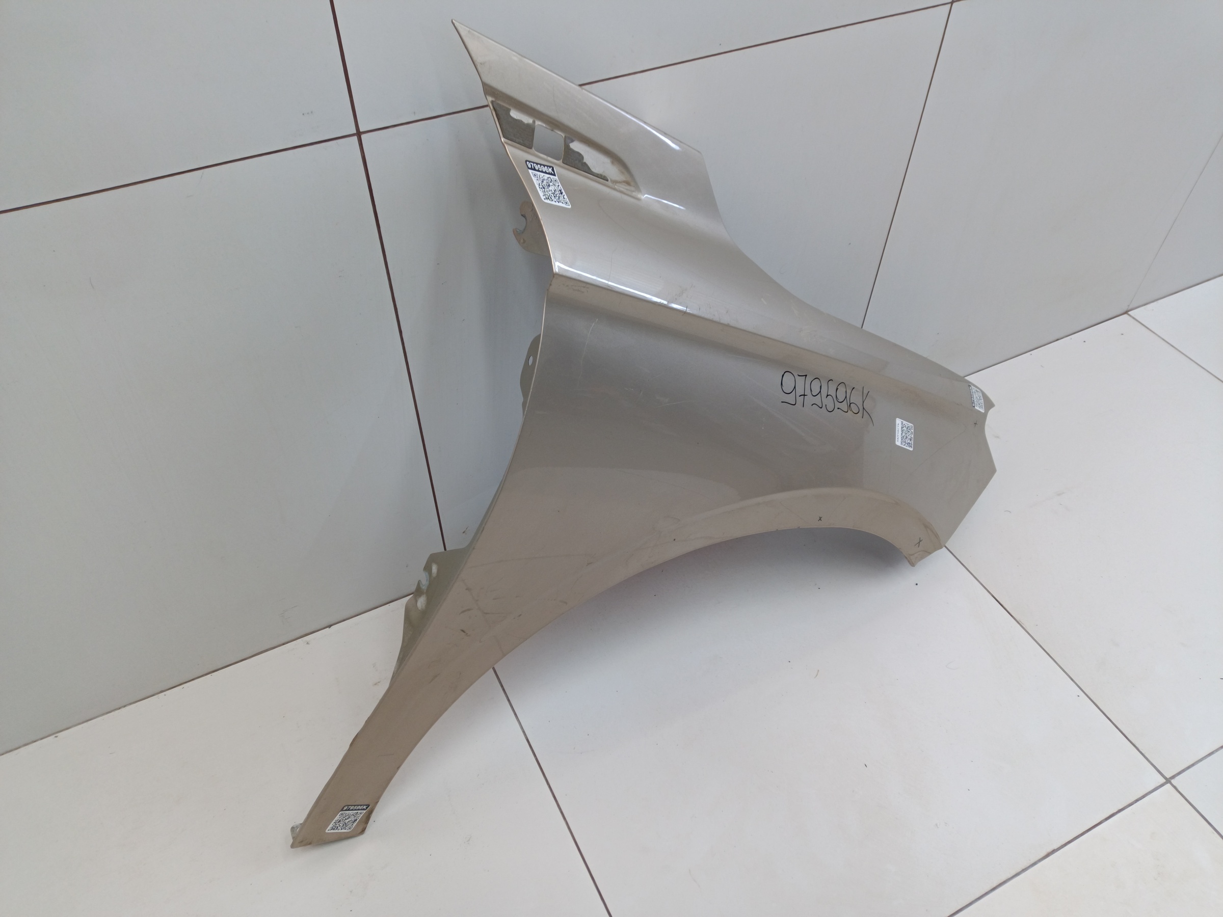 Крыло переднее правое Geely Emgrand 2